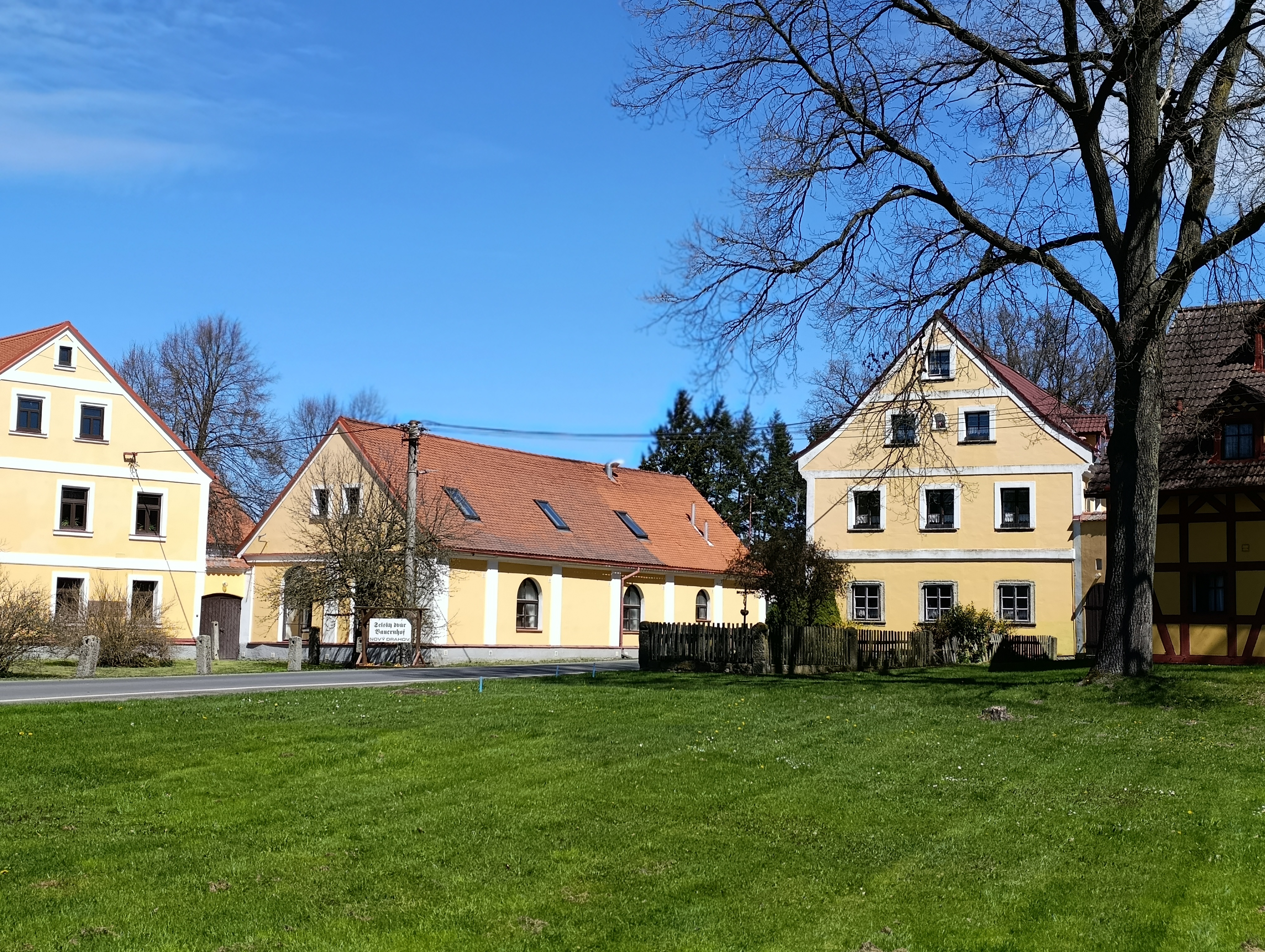 Restaurace Selský dvůr foto 2