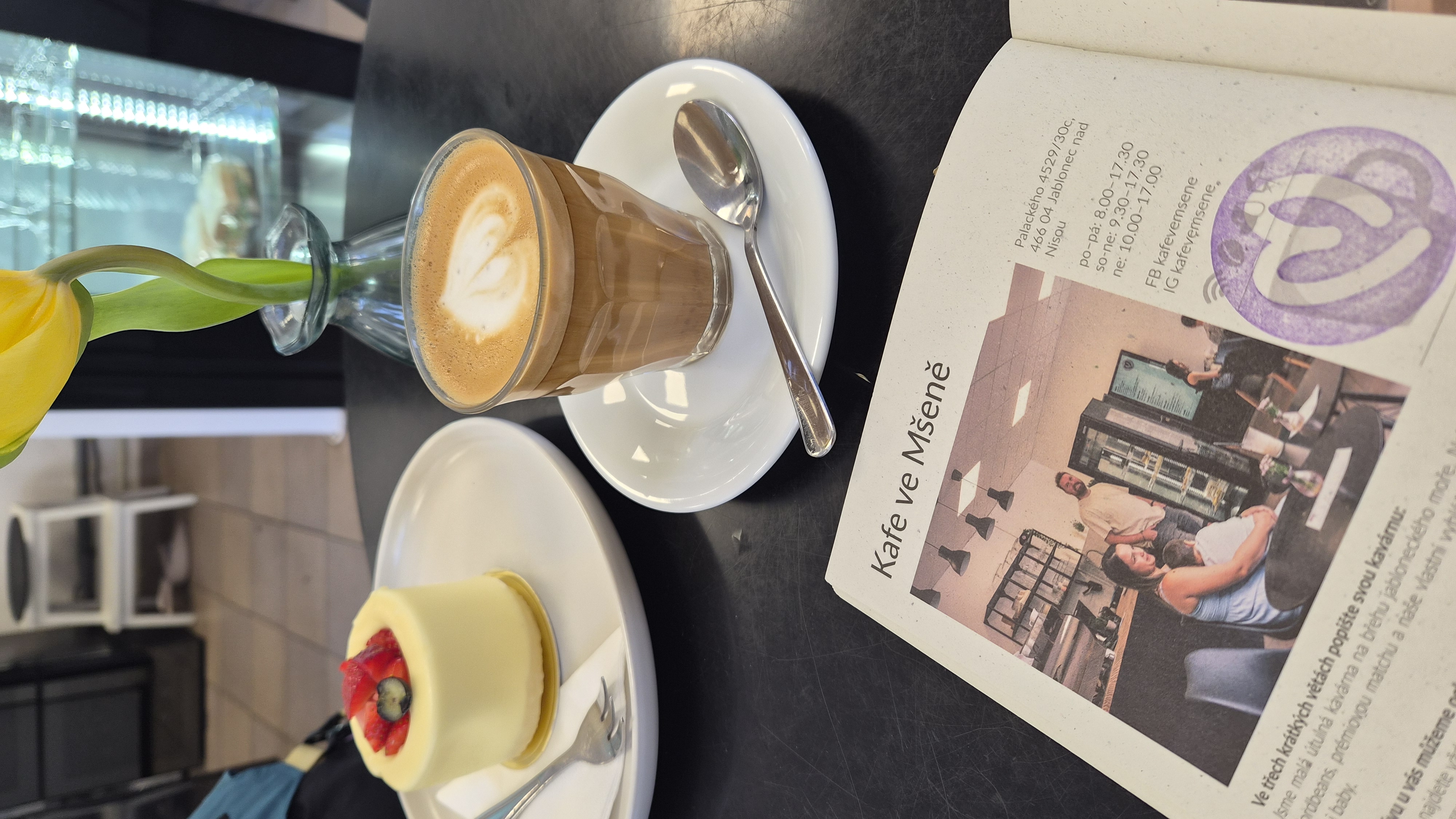 Kafe ve Mšeně foto 2
