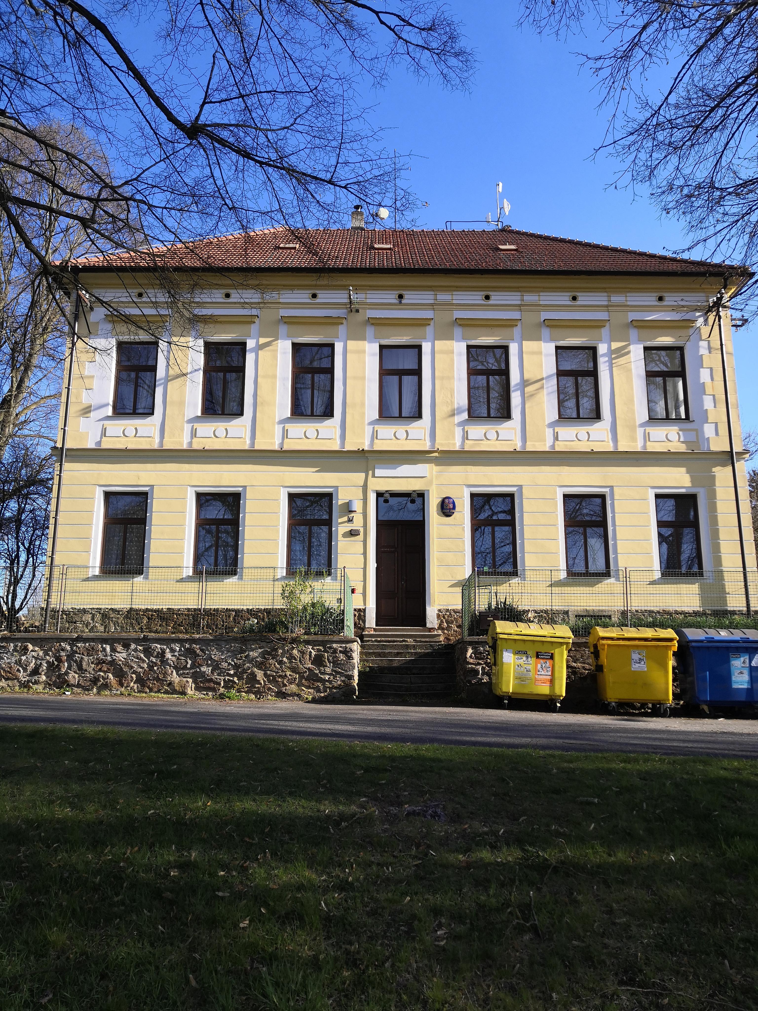 Chýstovice - obecní úřad foto 4