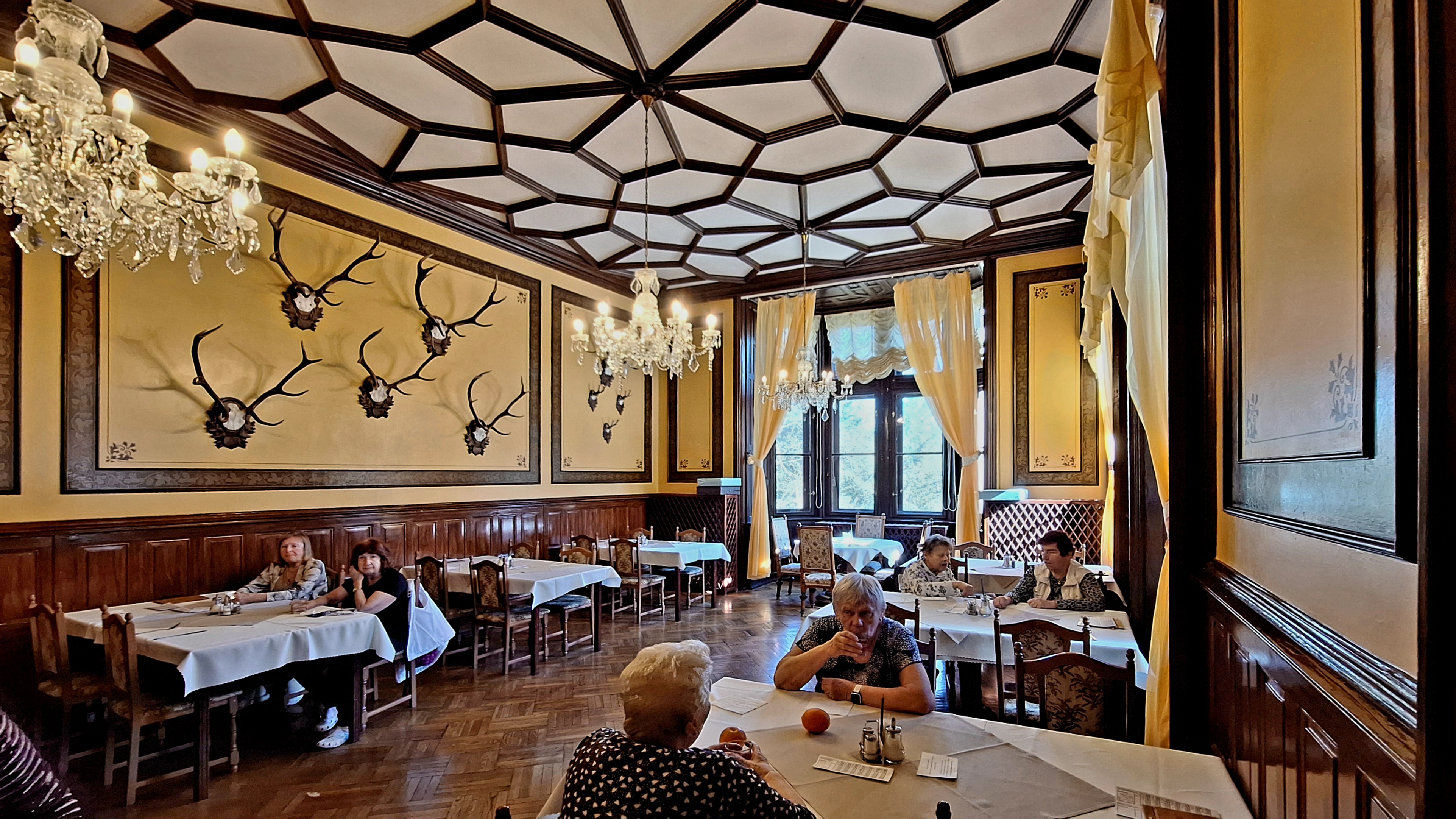 LÁZNĚ HOTEL VRÁŽ, s.r.o. foto 3