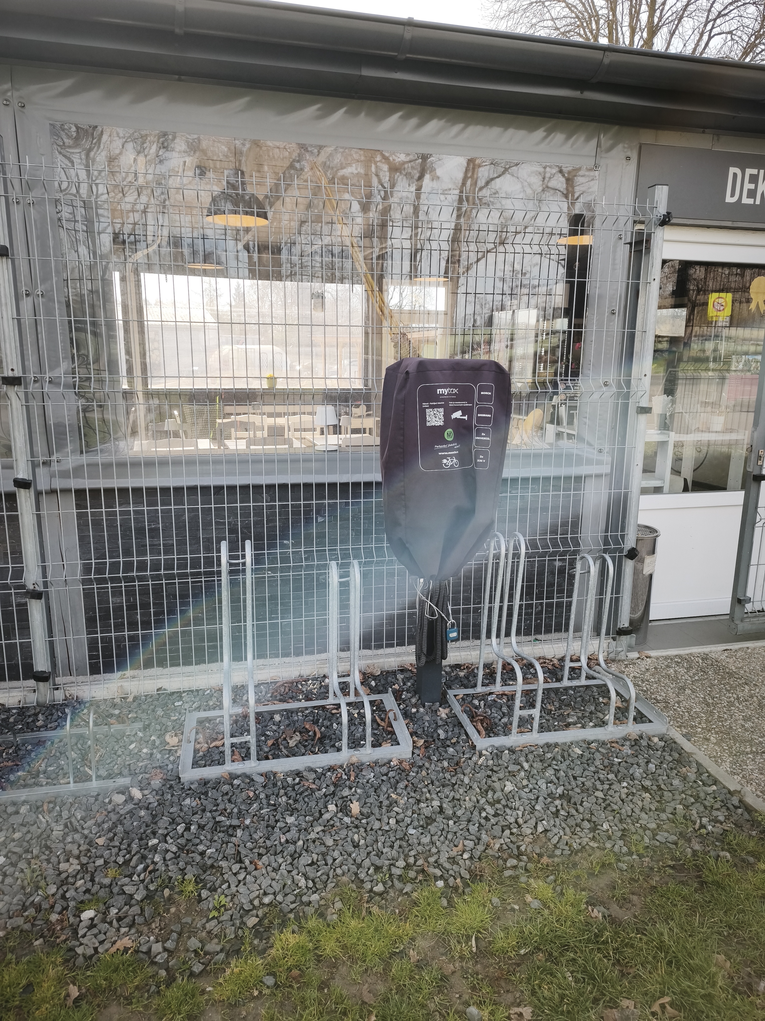 Nabíjecí stanice pro elektrokola - Deko Bistro foto 3