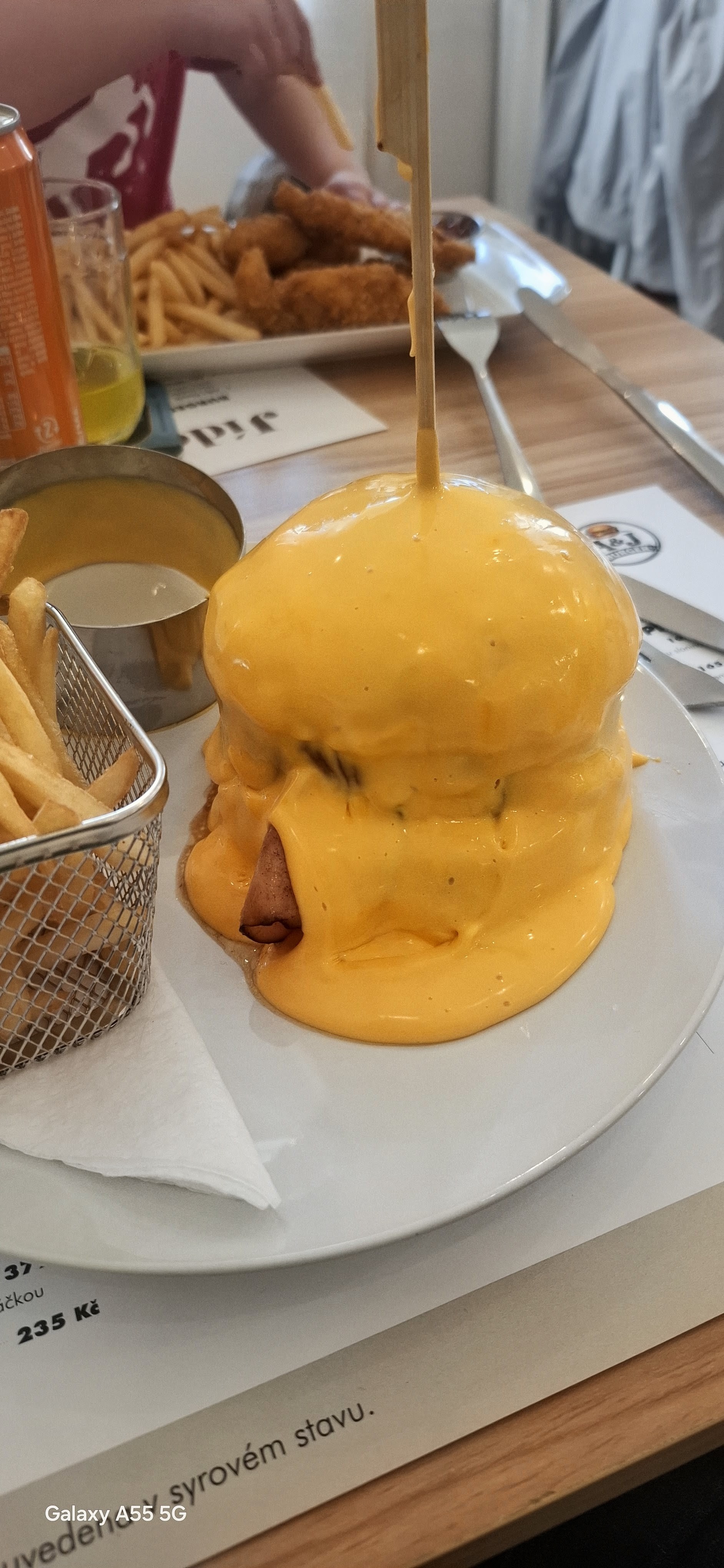 A&J Burger foto 4