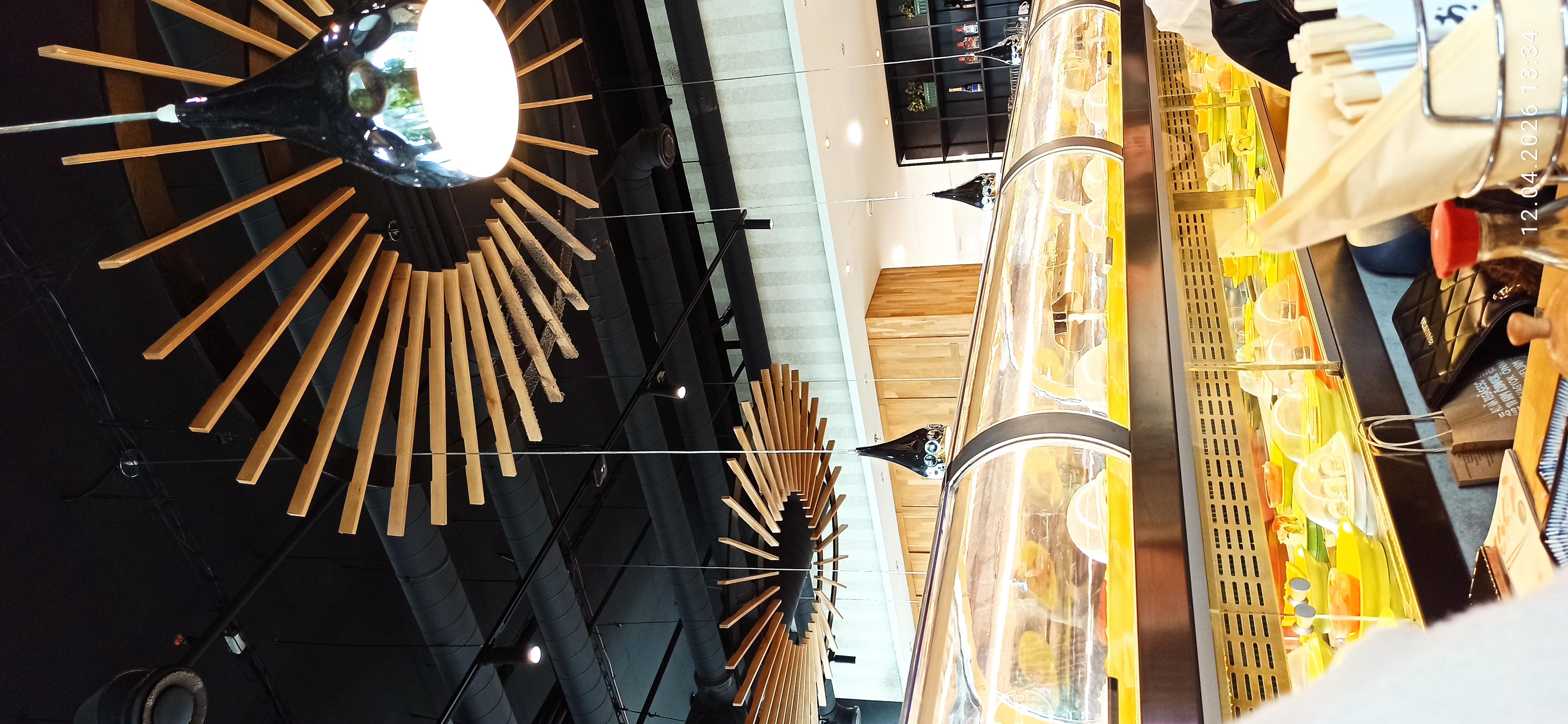 OSAKA Running Sushi & Wok foto 5