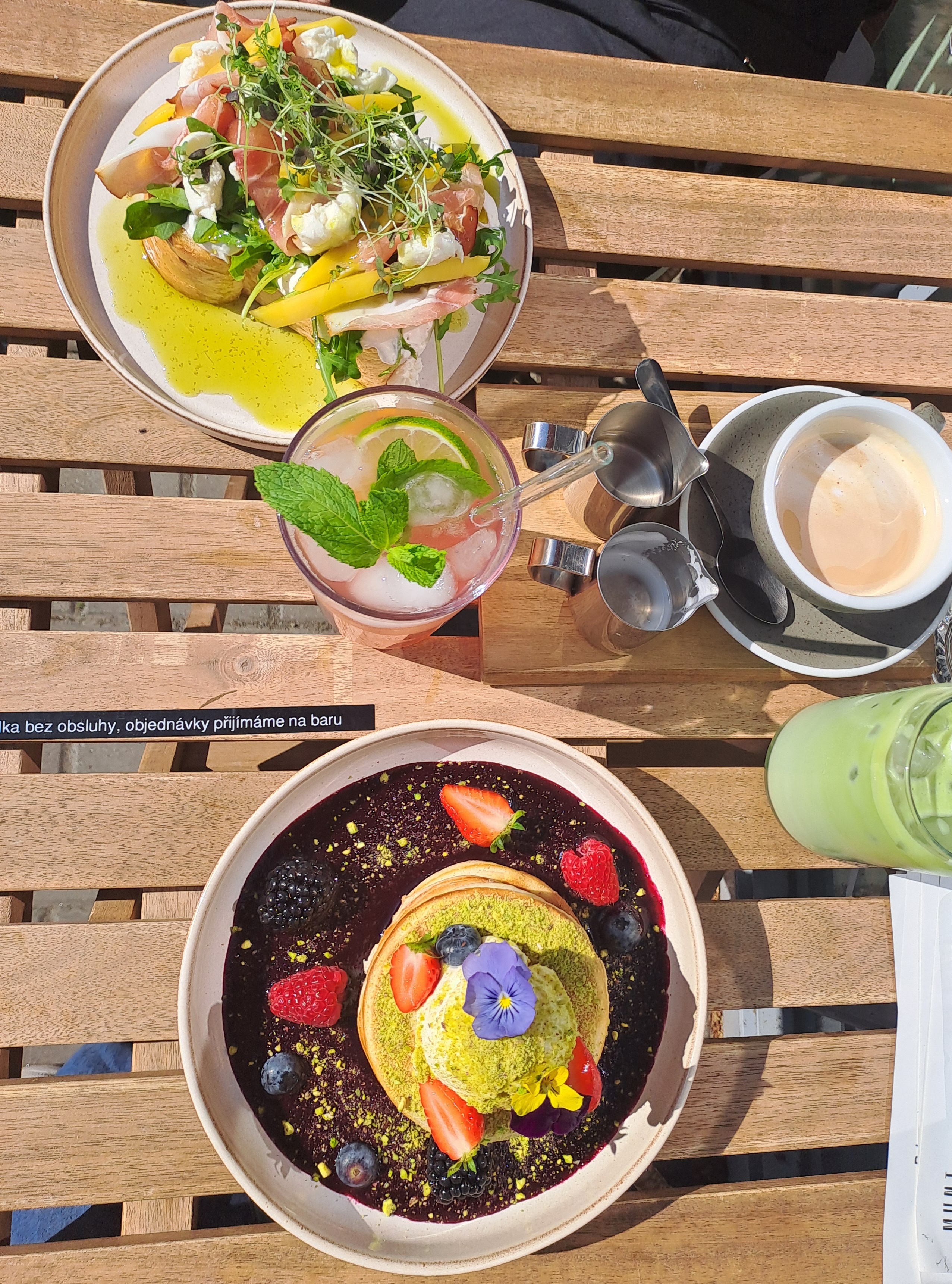 Maybe coffee & bistro foto 3