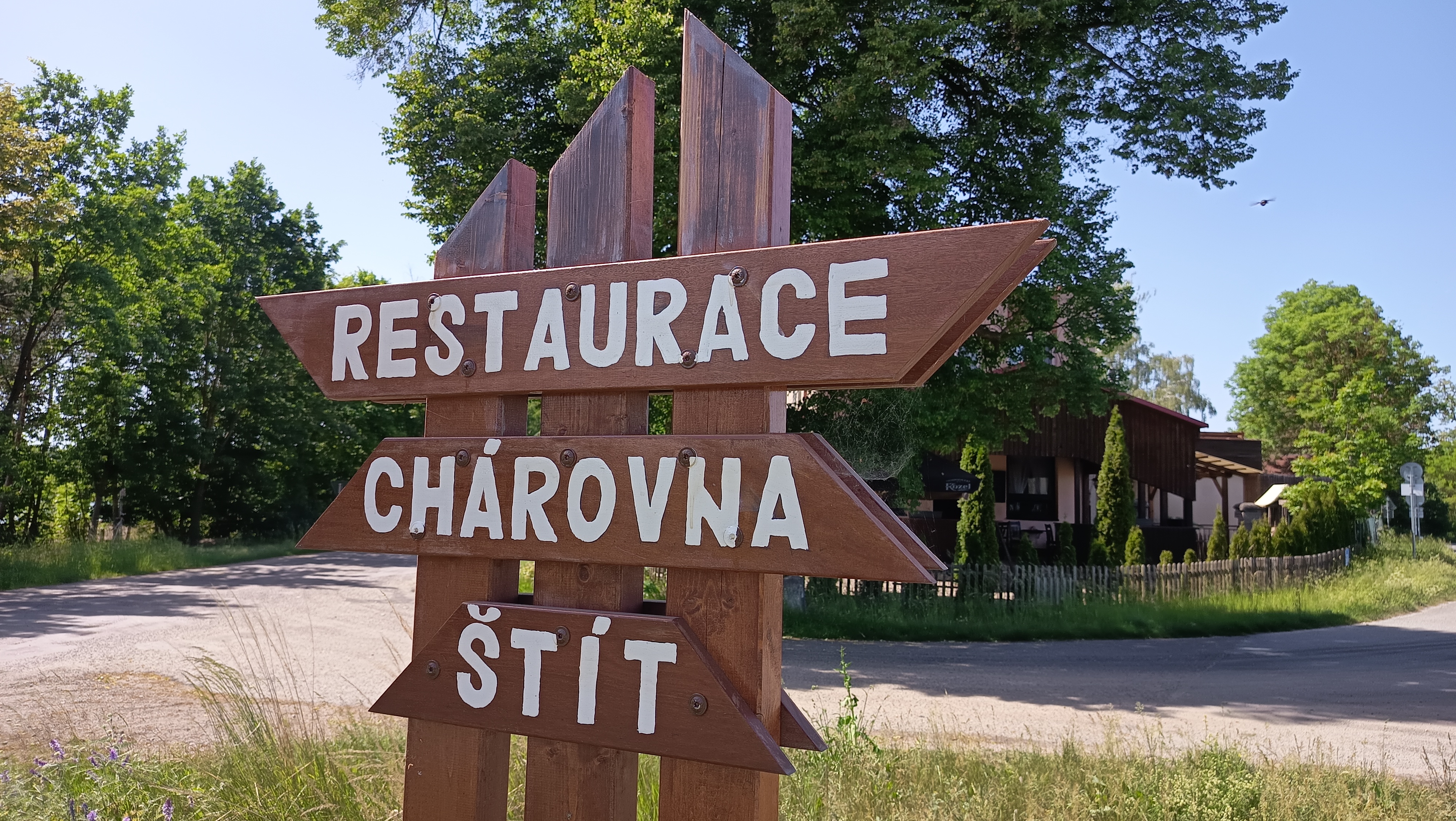 Letní restaurace Chárovna foto 6
