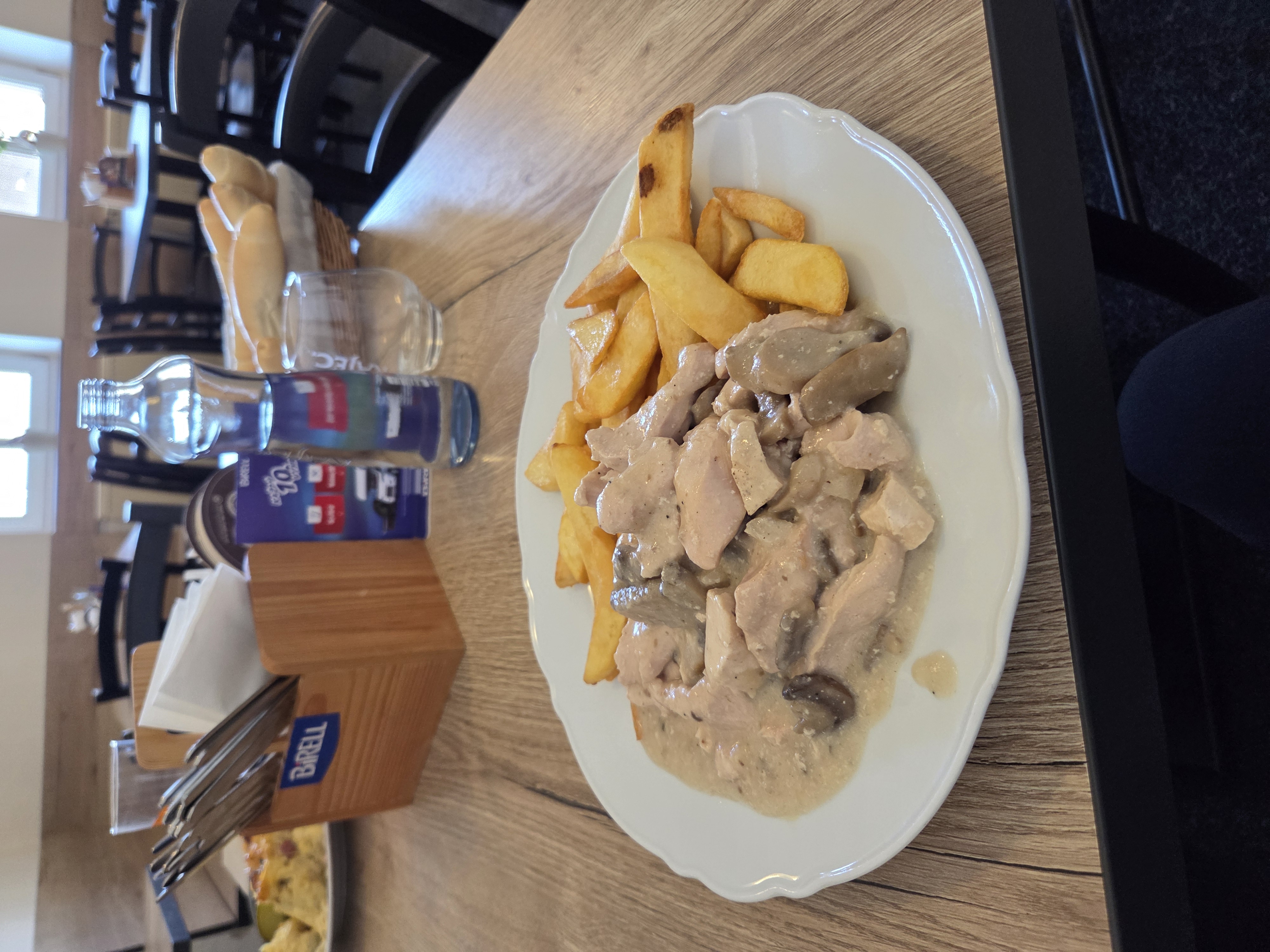 RESTAURACE NA PĚKNÉ VYHLÍDCE foto 3