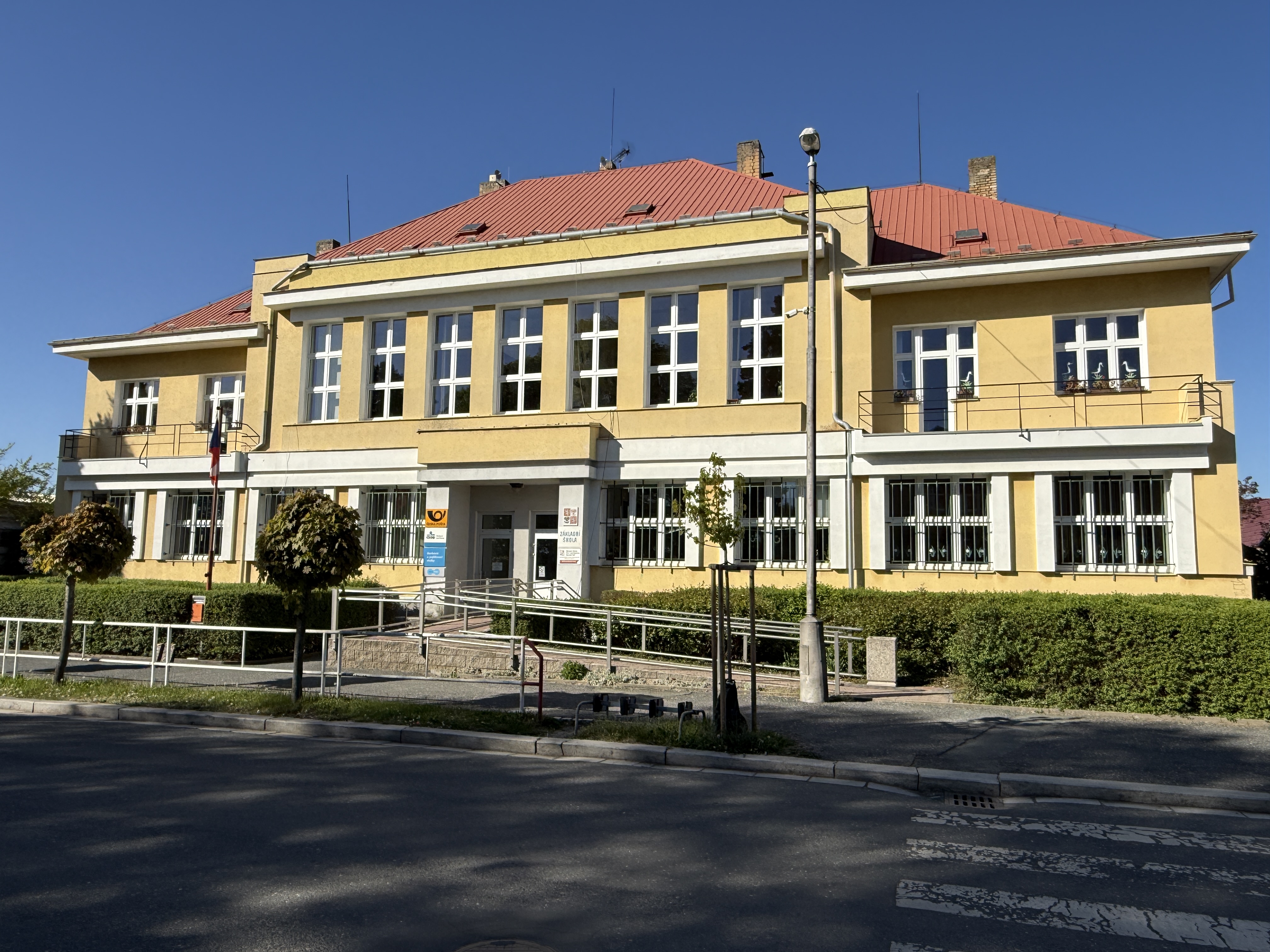 Pošta Uhlířské Janovice foto 2