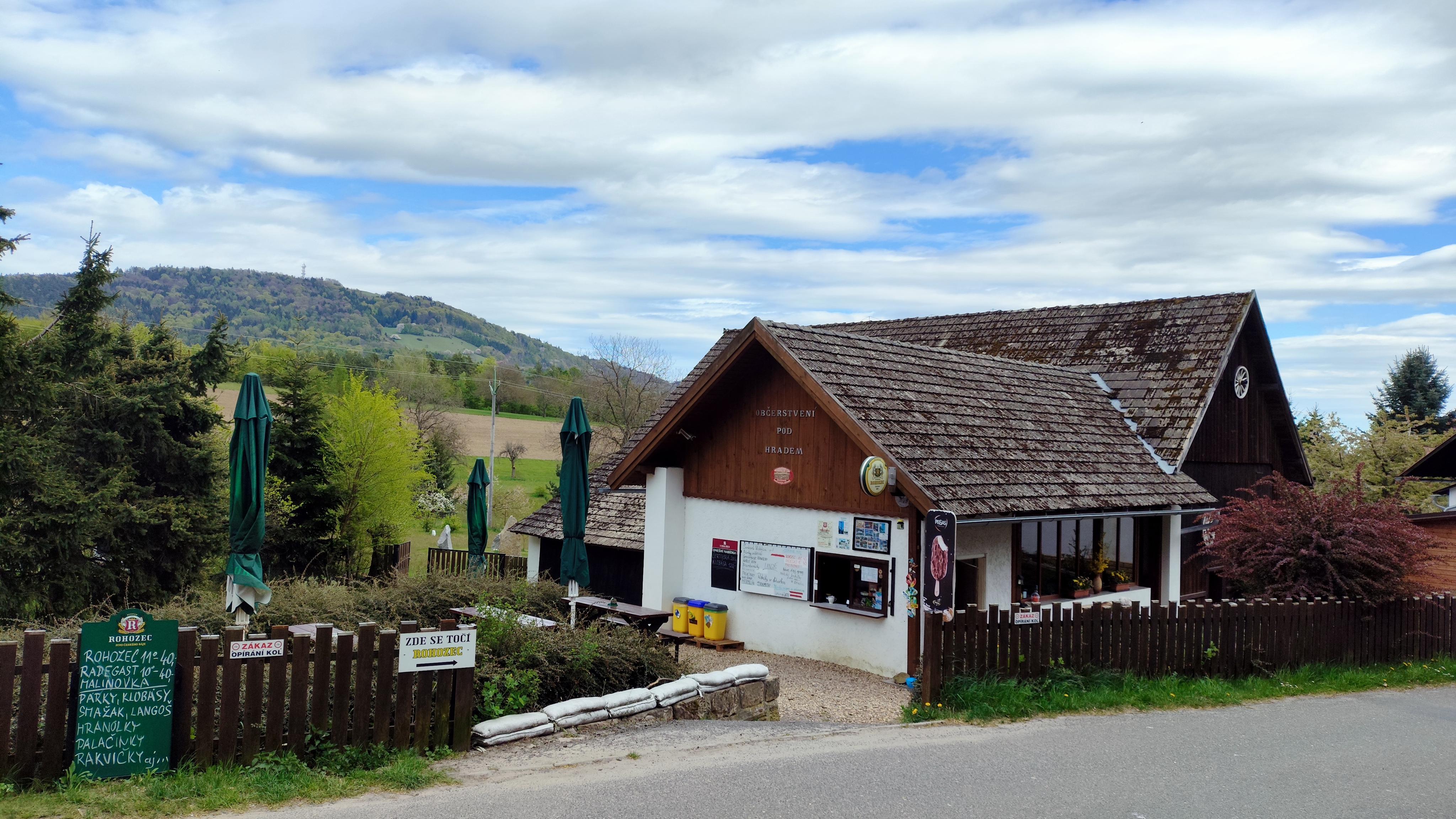 Občerstvení Pod hradem foto 2