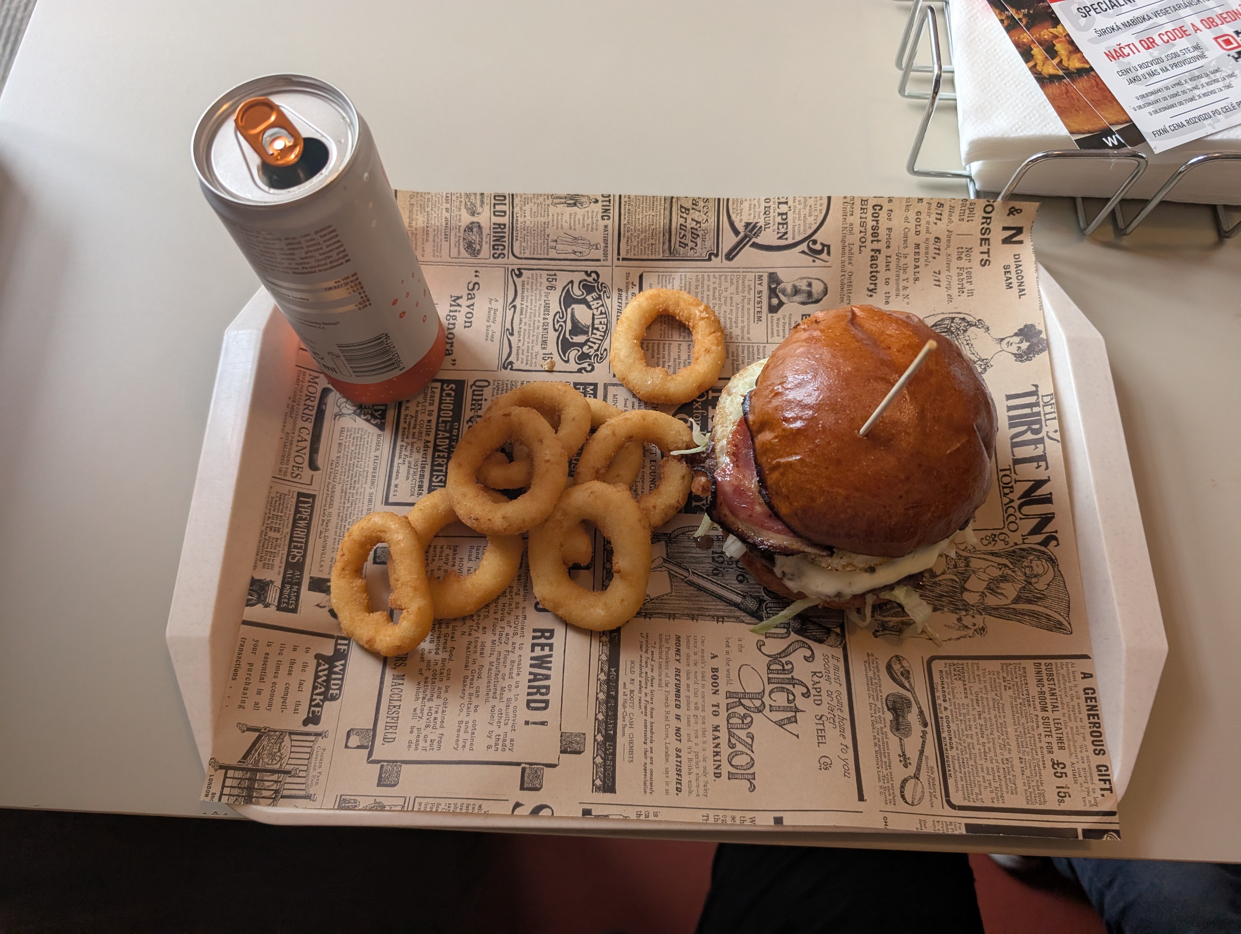 Brunette Burger foto 1