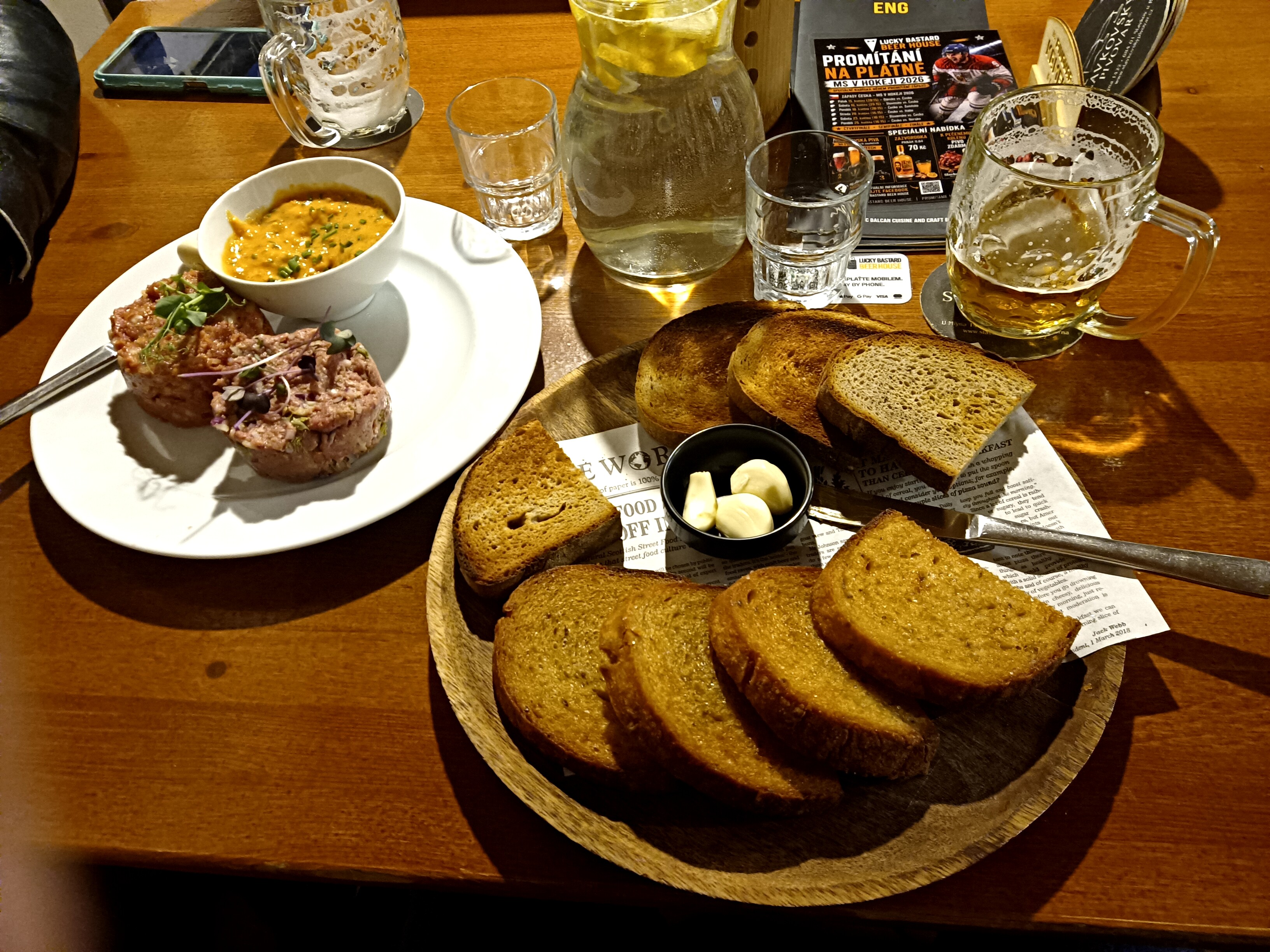 Restaurace Lucky Bastard Beerhouse foto 4