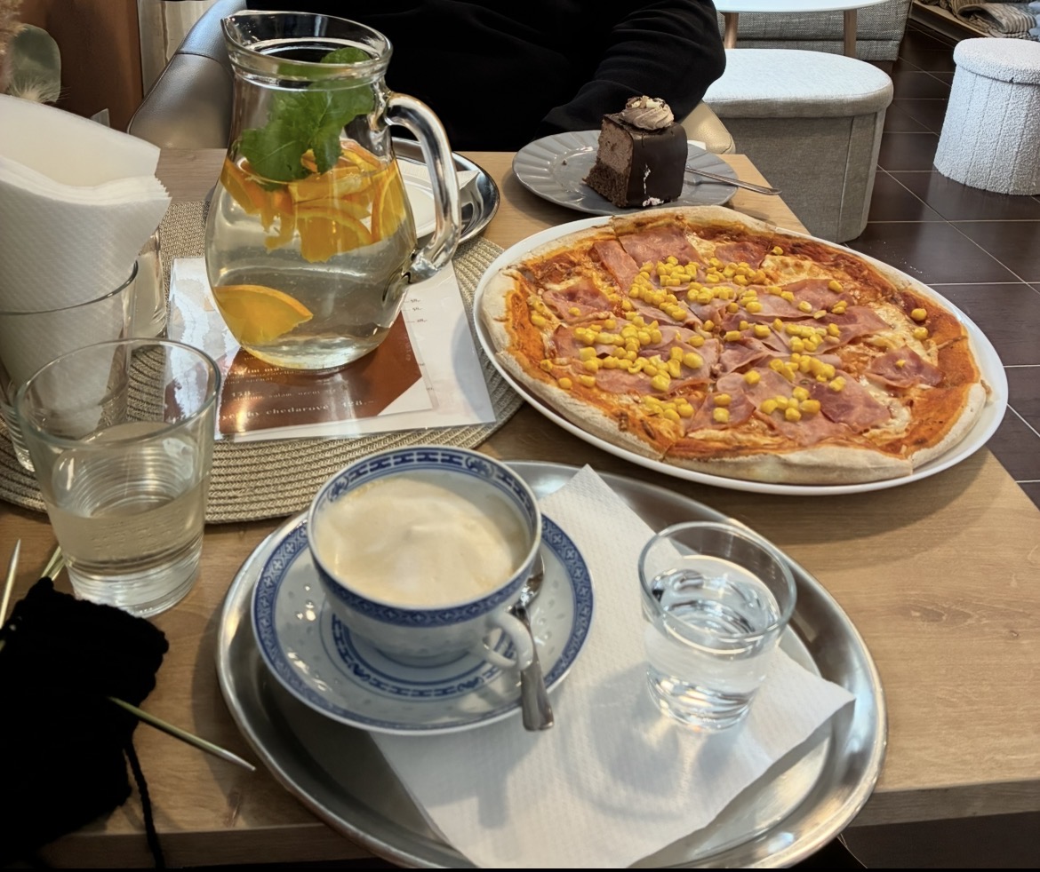 Kavárna a vinárna Pokec foto 1