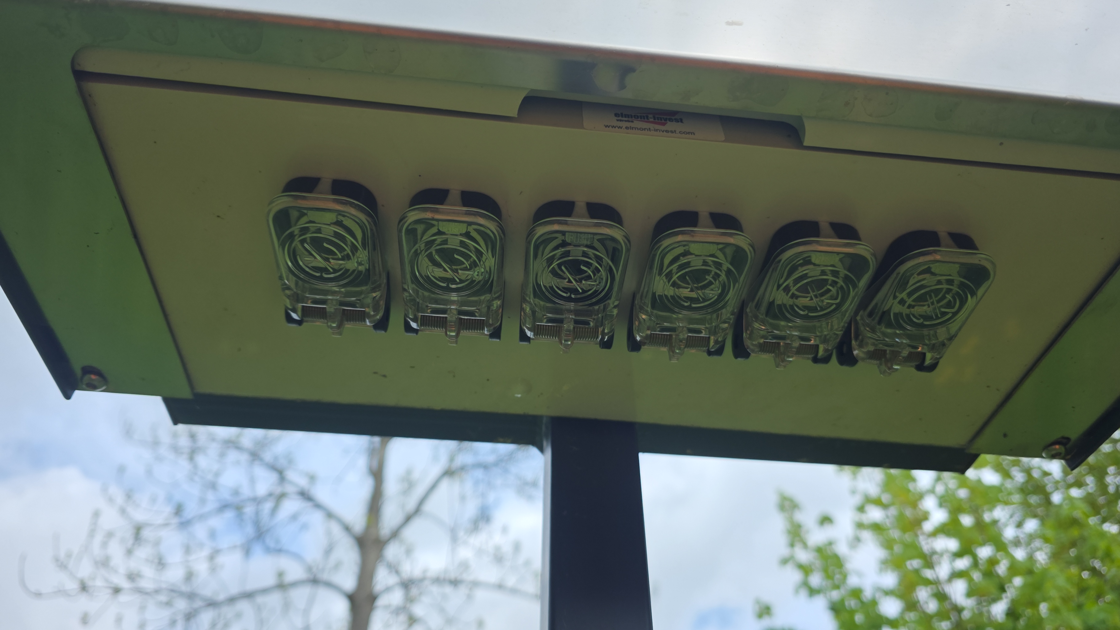 Nabíjecí stanice pro elektrokola foto 2