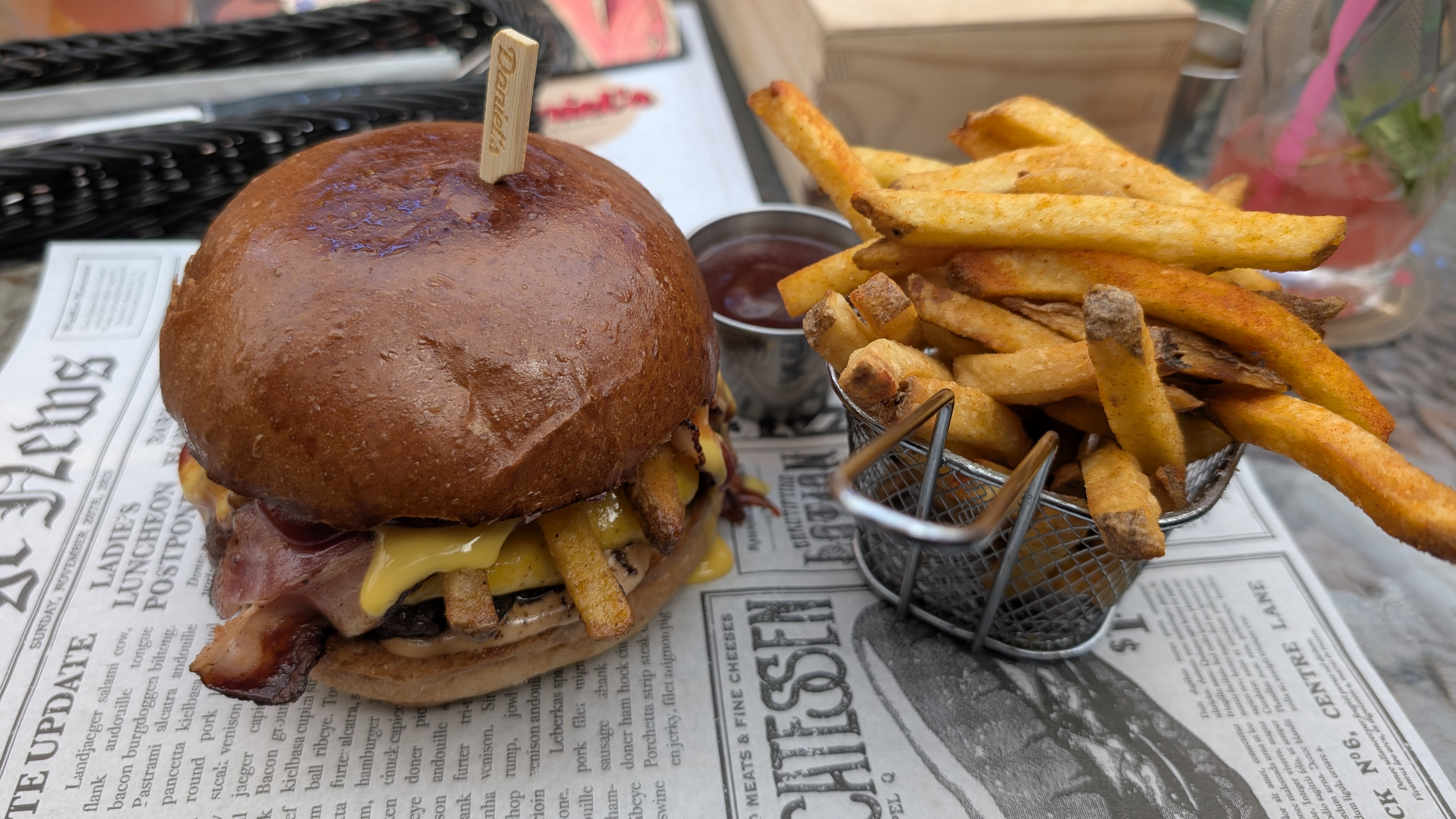 Daniel's pub & burger foto 3