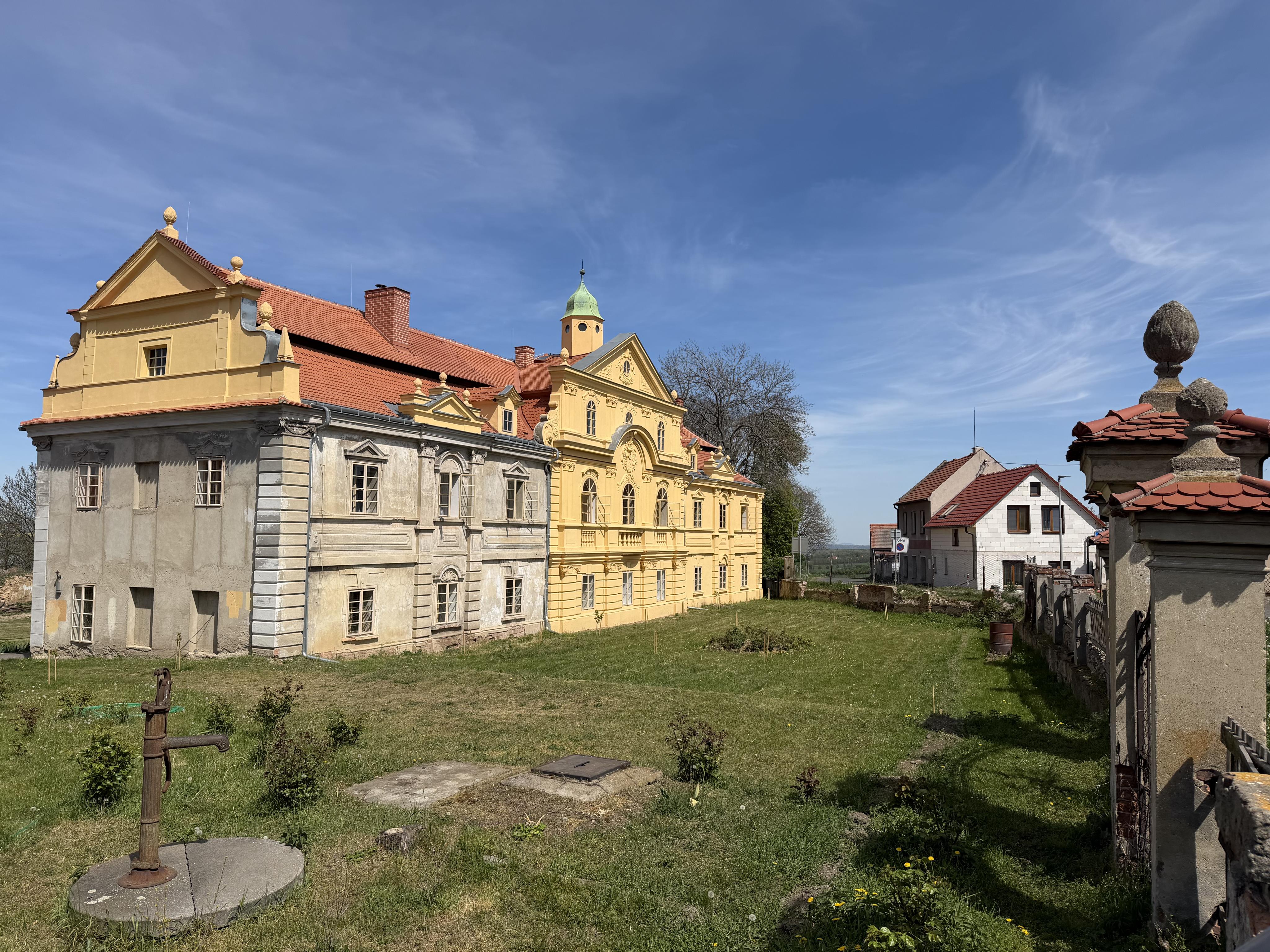 Zámek Poláky foto 3