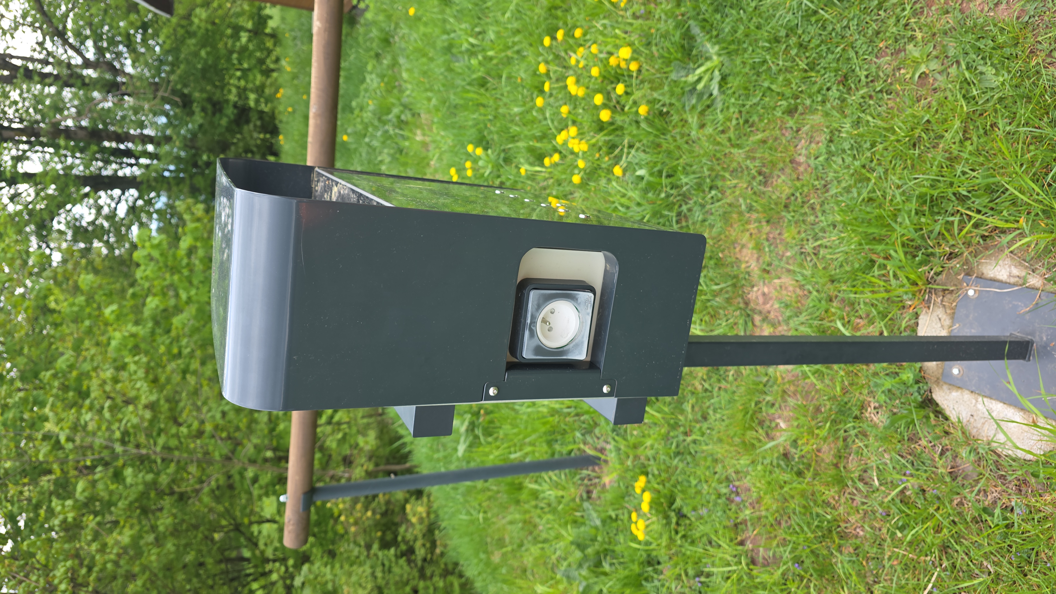 Nabíjecí stanice pro elektrokola foto 5