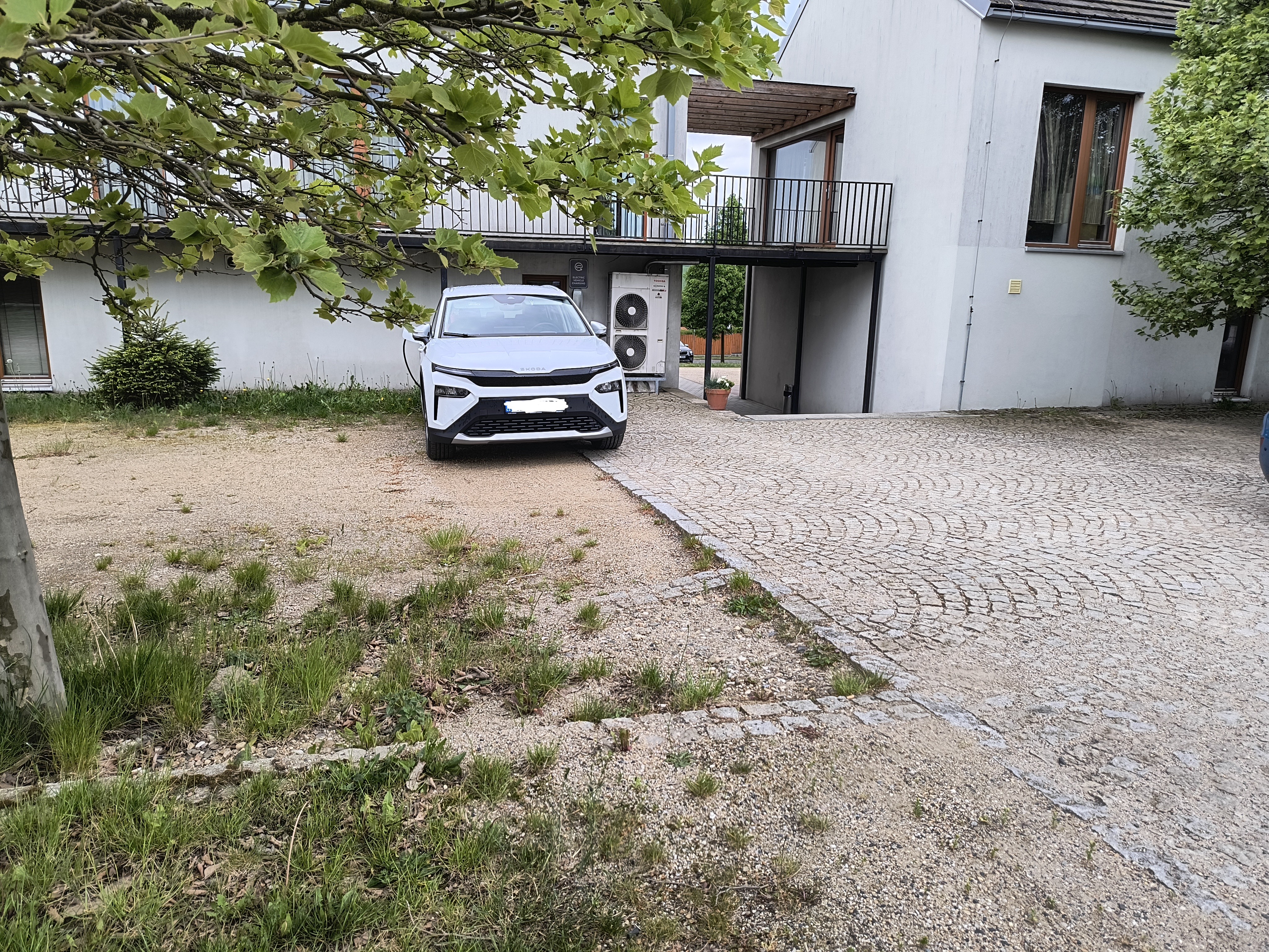 Nová náves ZICHOVEC - Nabíjecí stanice foto 1