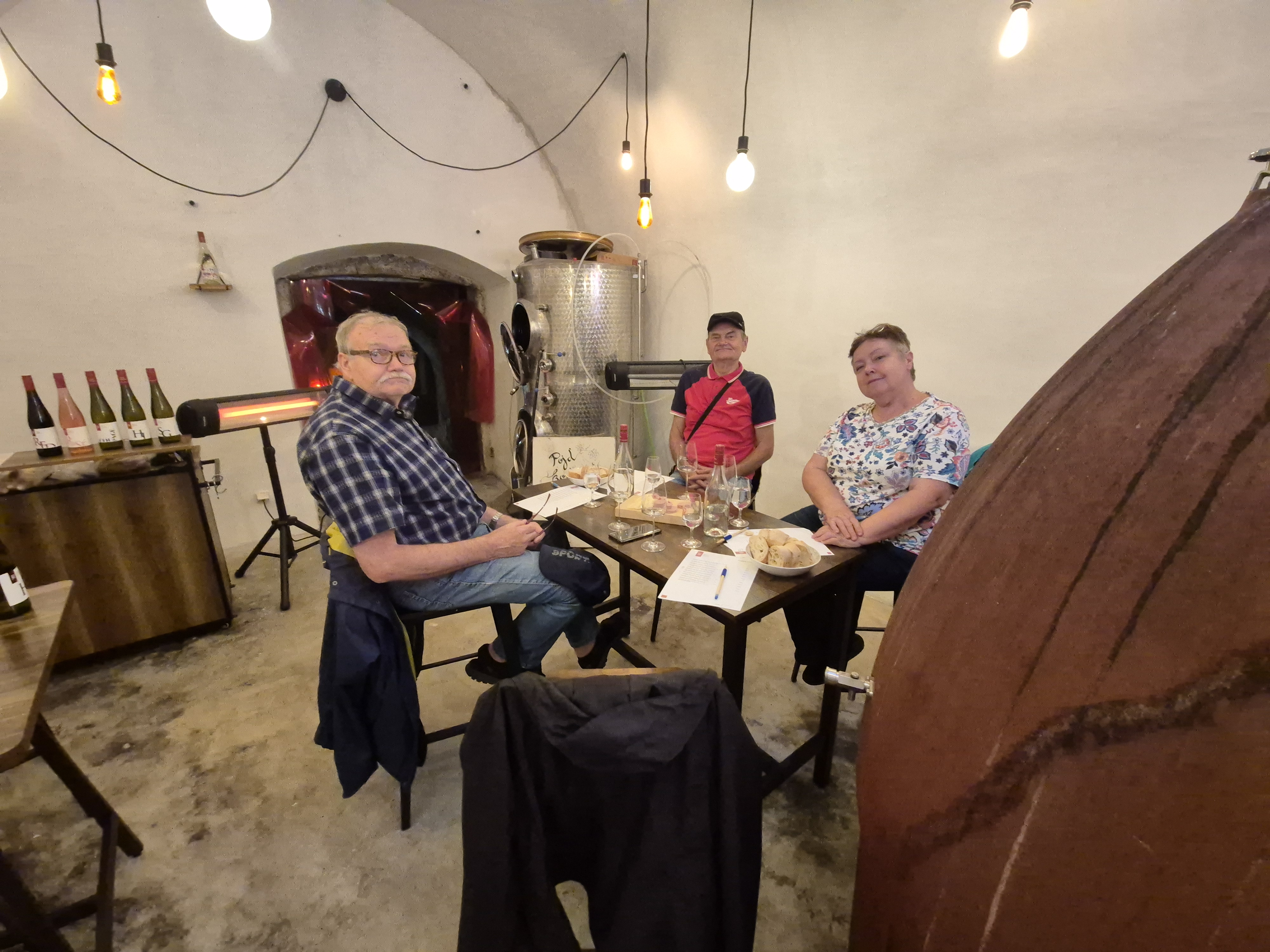 Víno Přistál, vinný sklep foto 6
