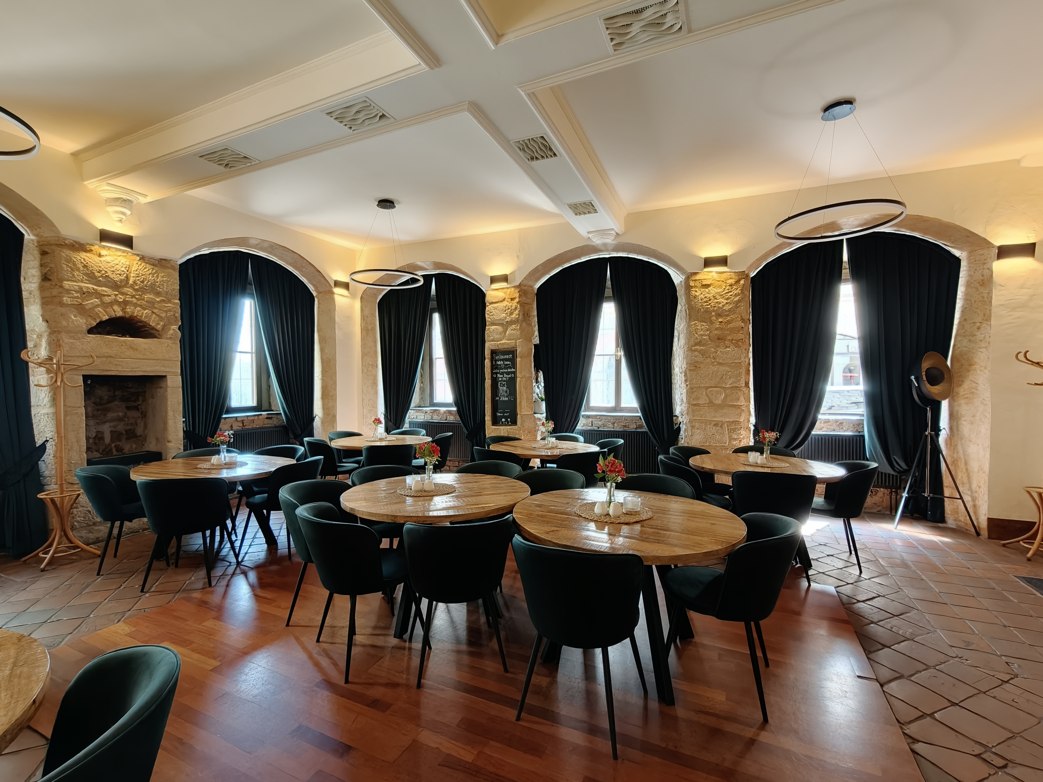 Restaurace U Malické Brány by ALUMIA foto 1