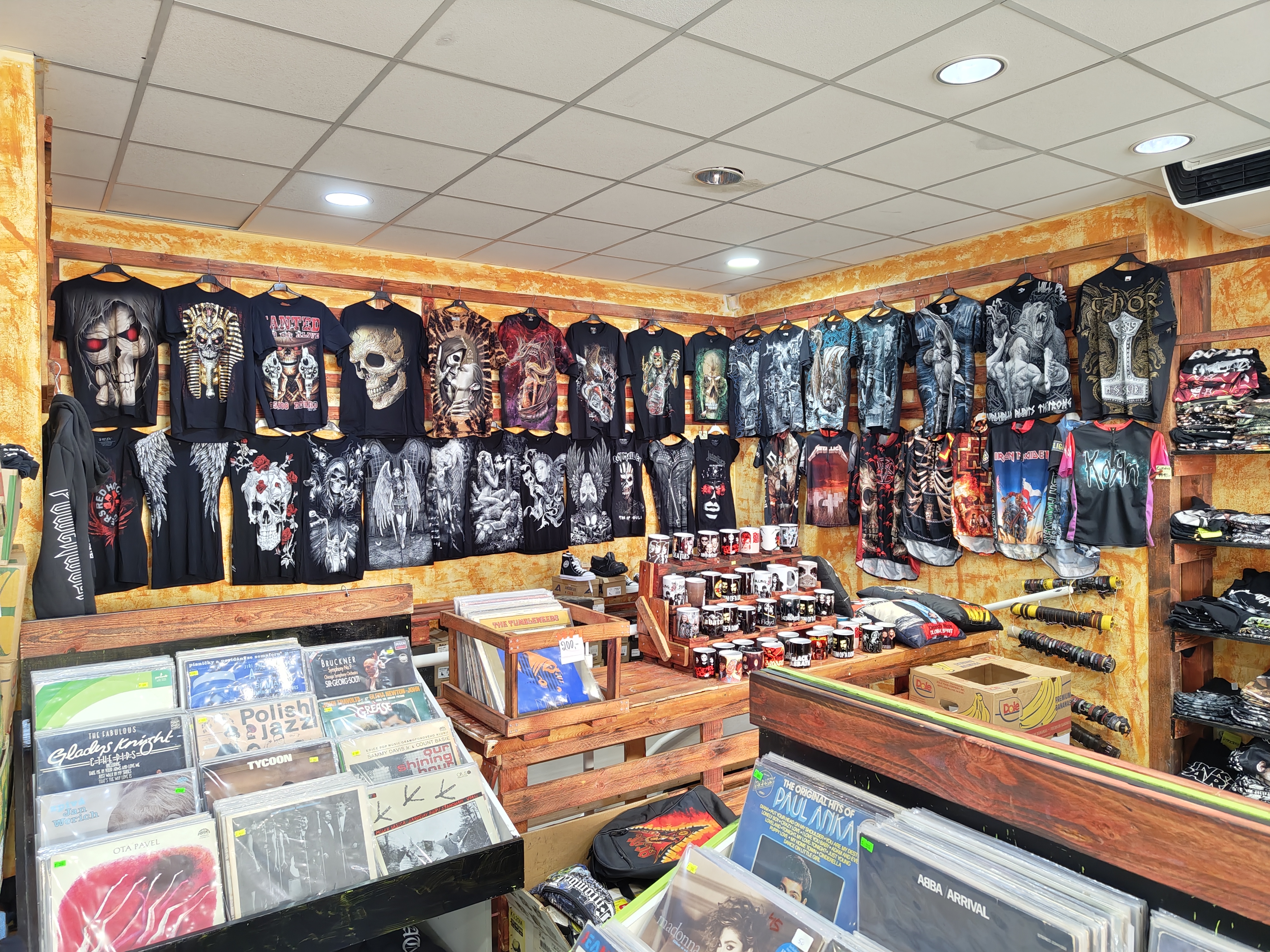 Music World Company (VINYL RECORDS) foto 4