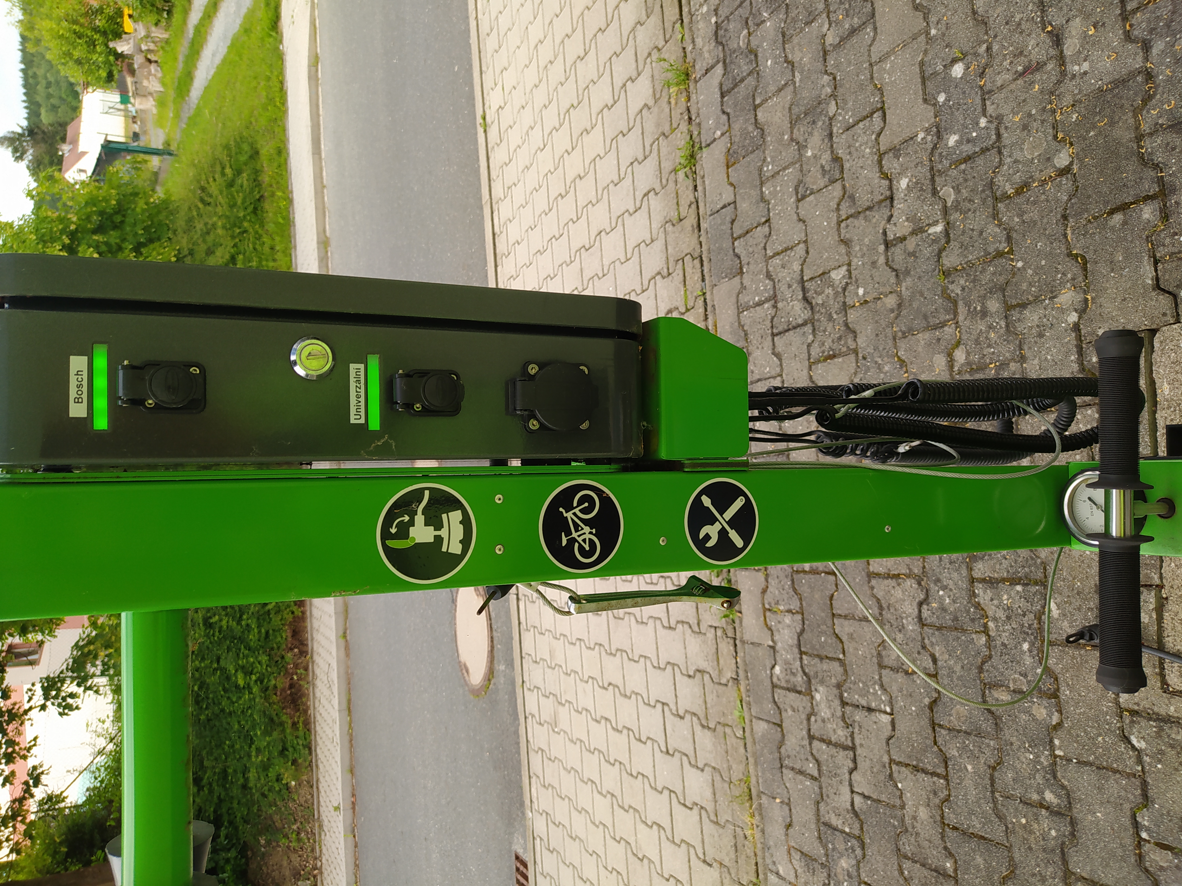 Nabíjecí stanice pro elektrokola foto 4