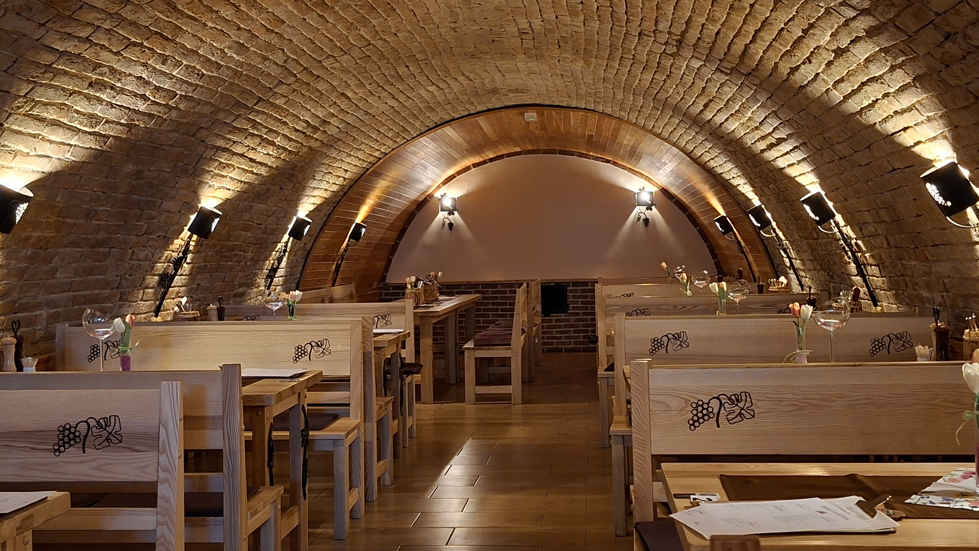 Vinárna a restaurace U Langrů foto 3