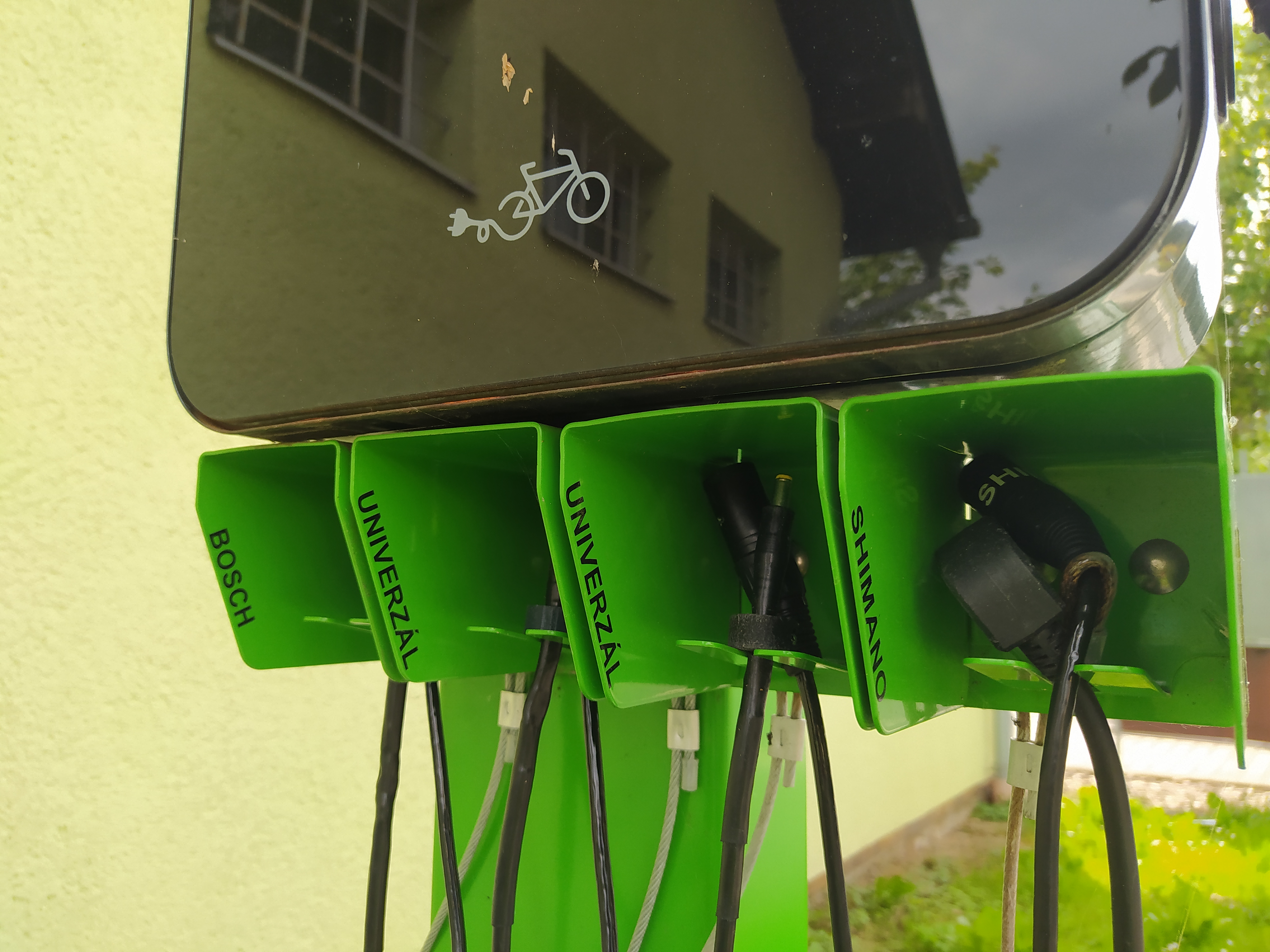 Nabíjecí stanice pro elektrokola foto 1