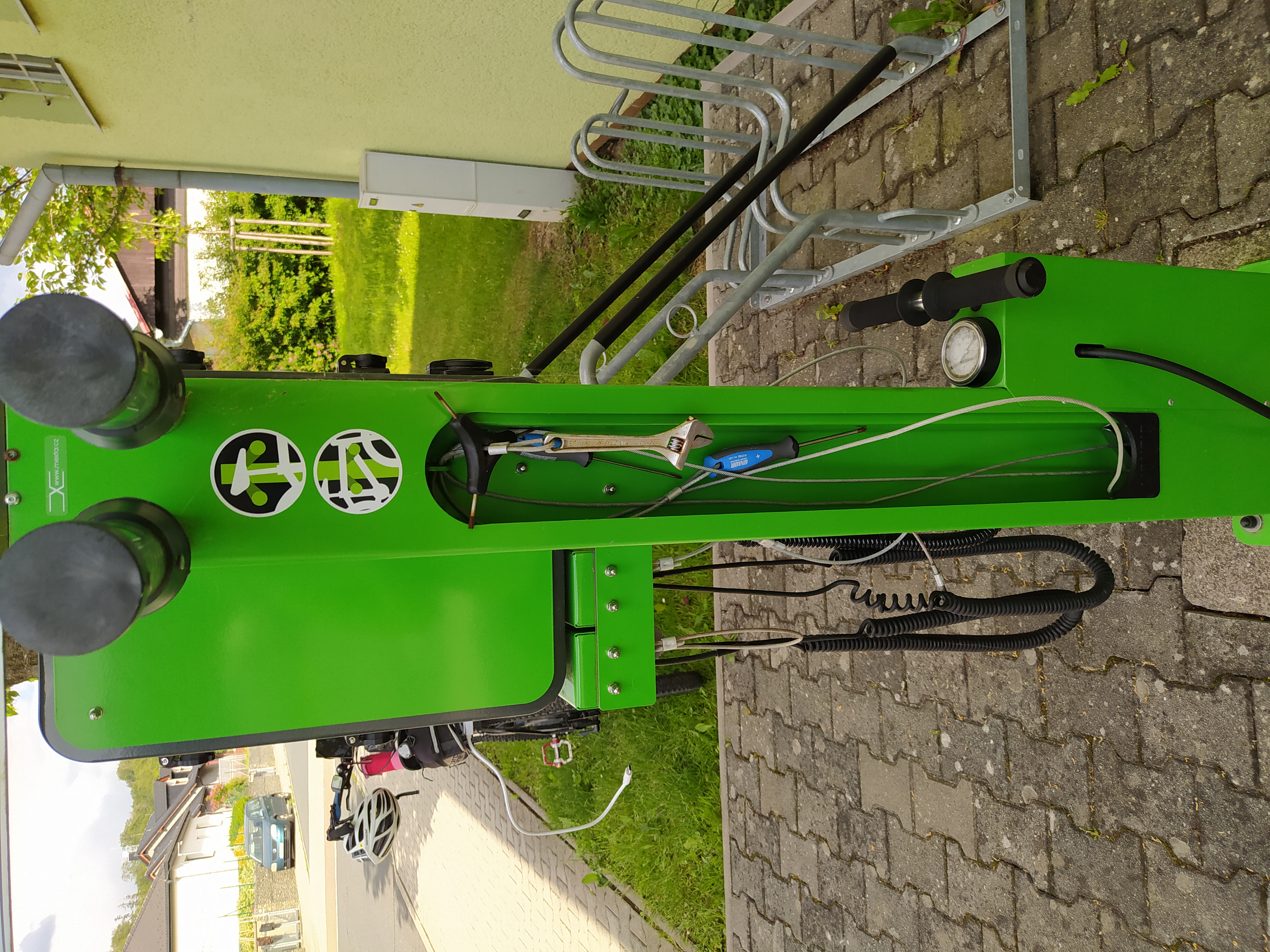 Nabíjecí stanice pro elektrokola foto 3