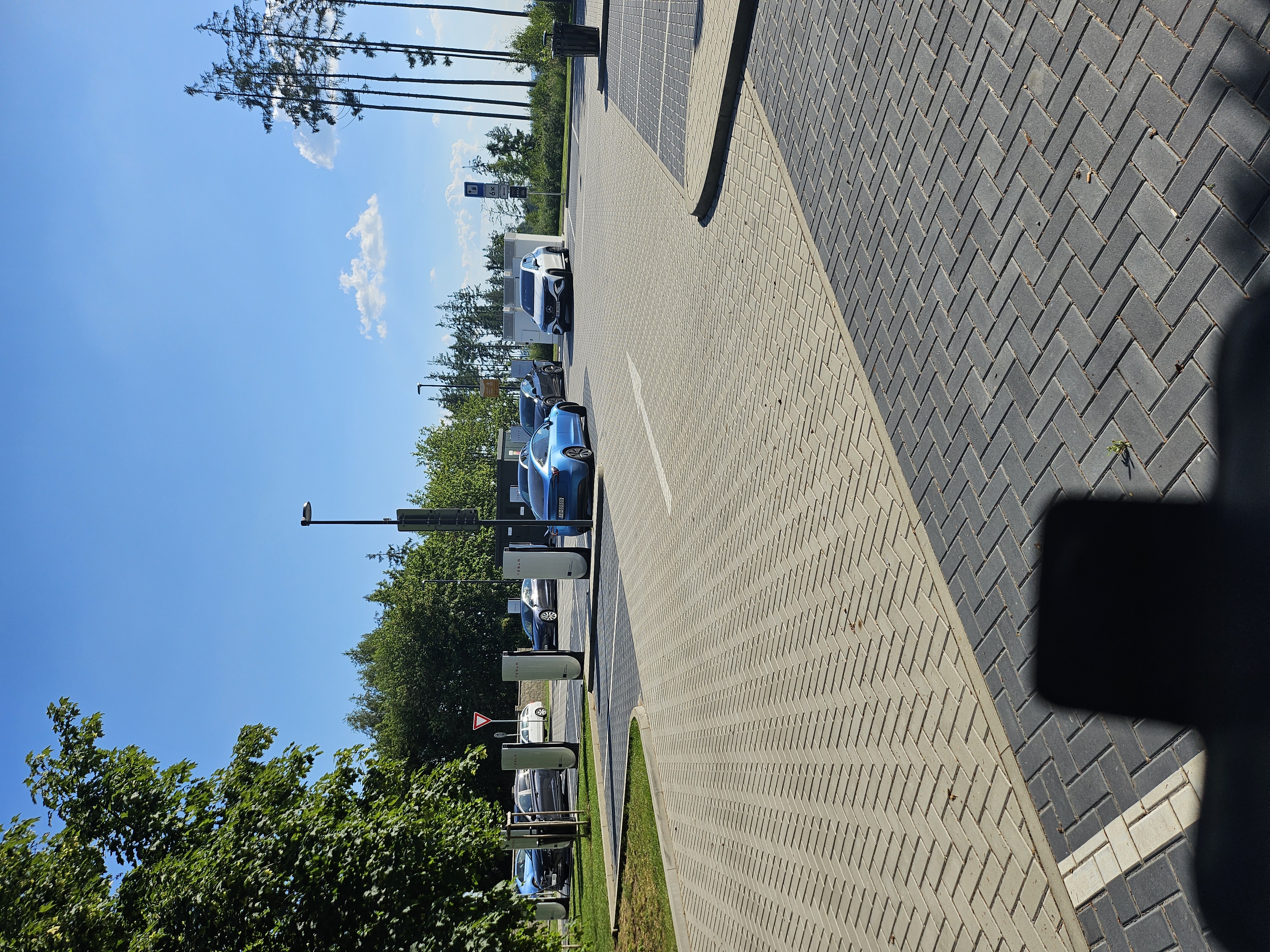 Tesla Supercharger Jamné foto 4