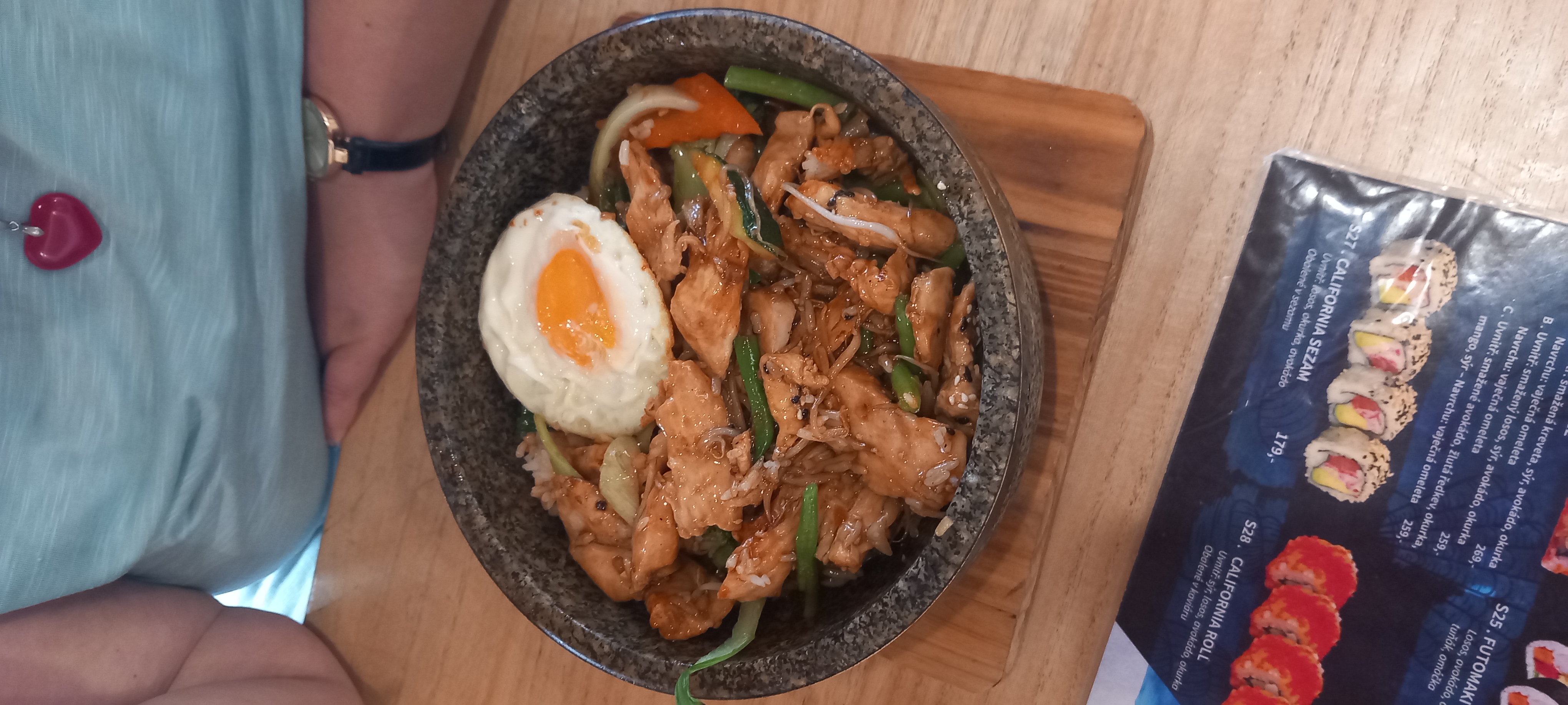 Vietnamská restaurace na rohu foto 3