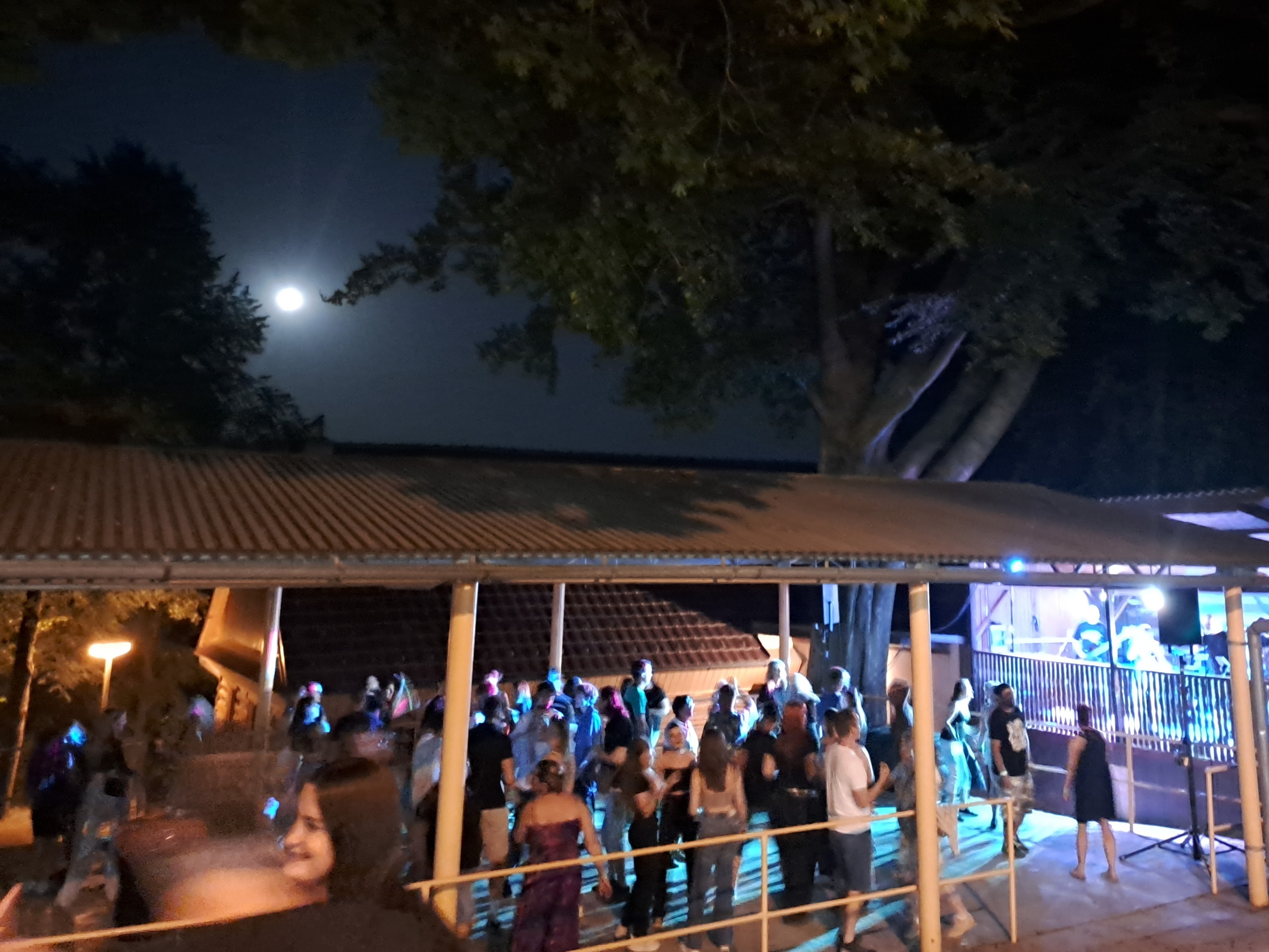 Hudálna foto 2