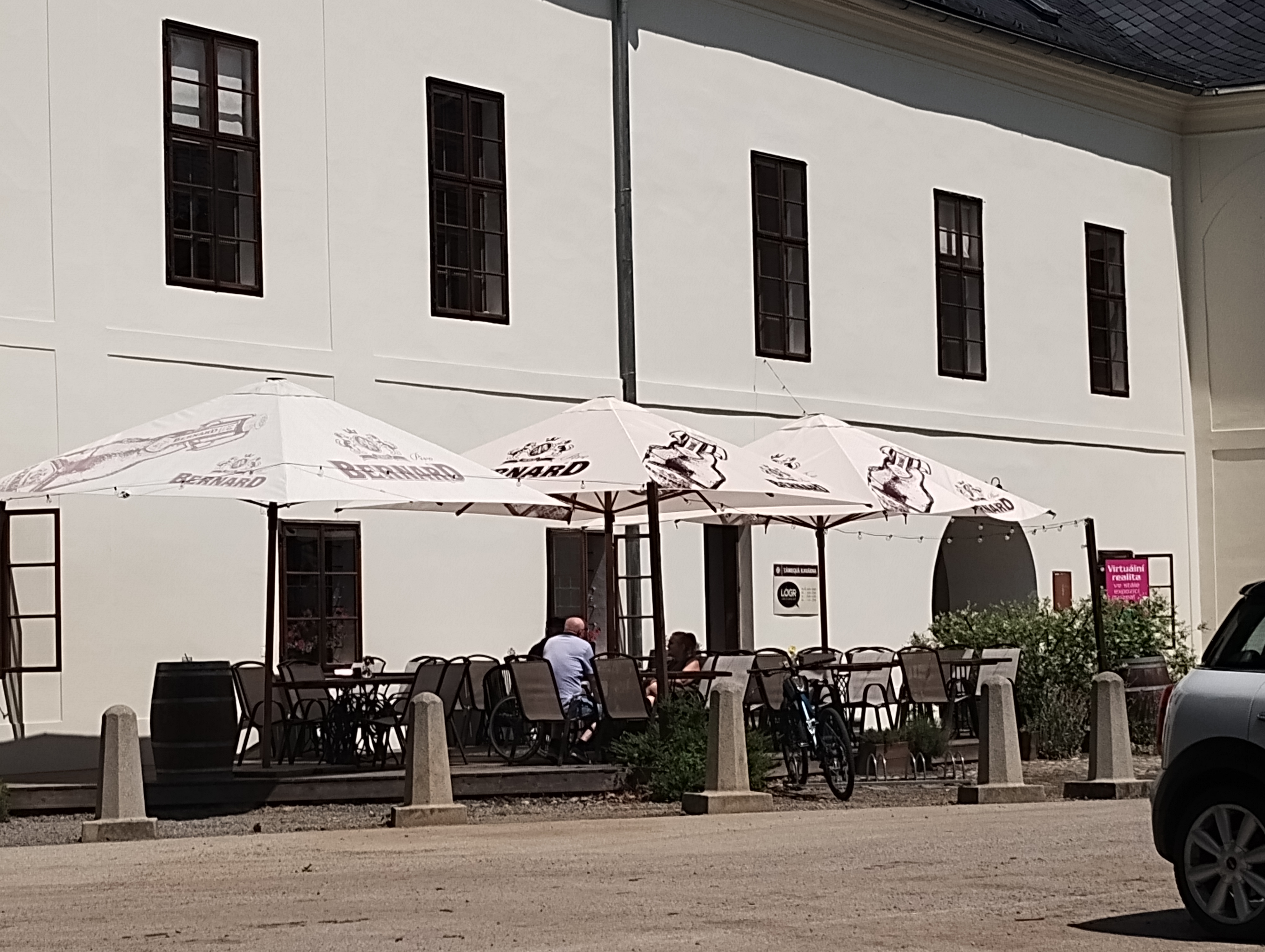LOGR cafe foto 2