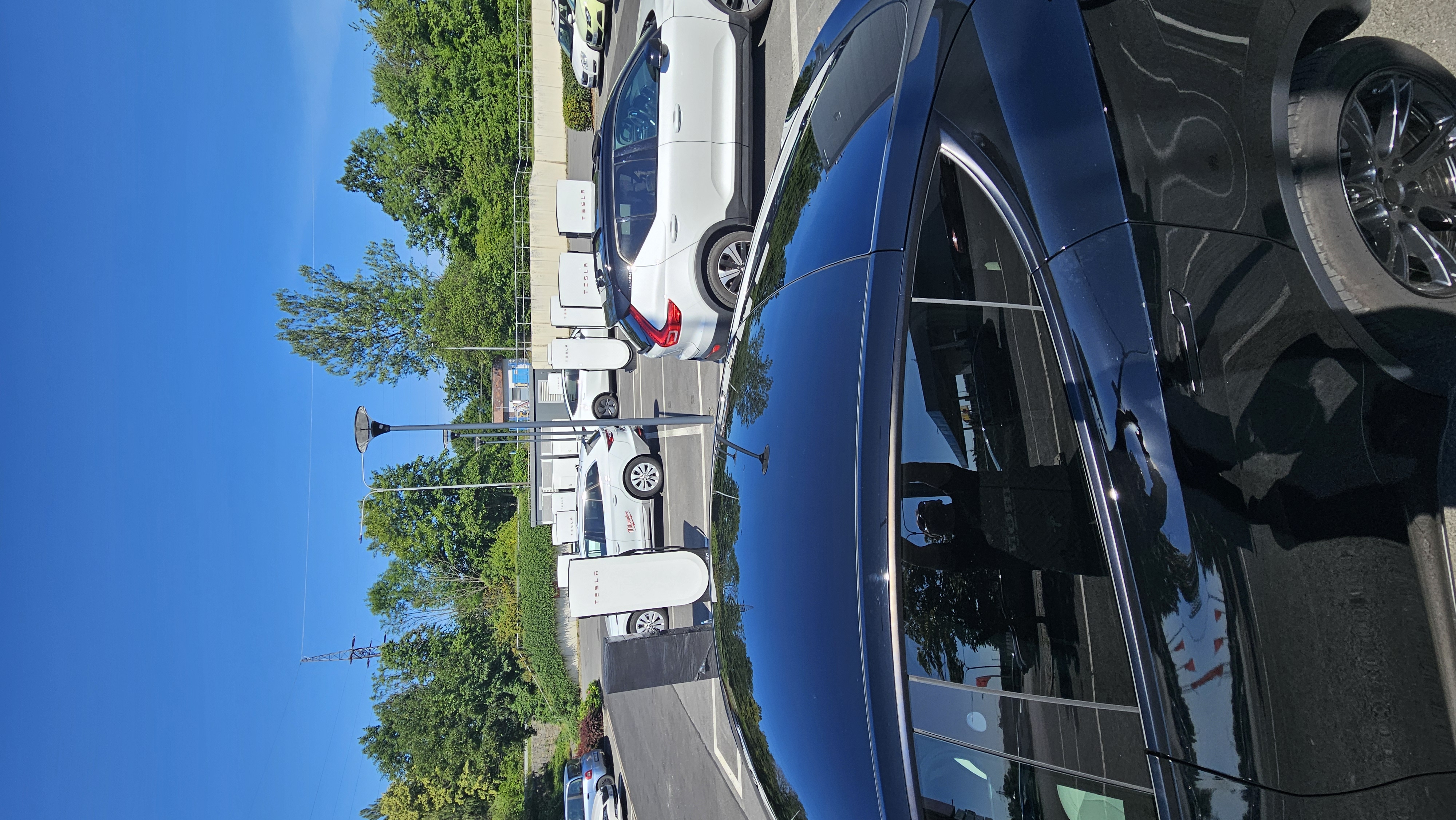 Nabíjecí stanice Tesla supercharger foto 2