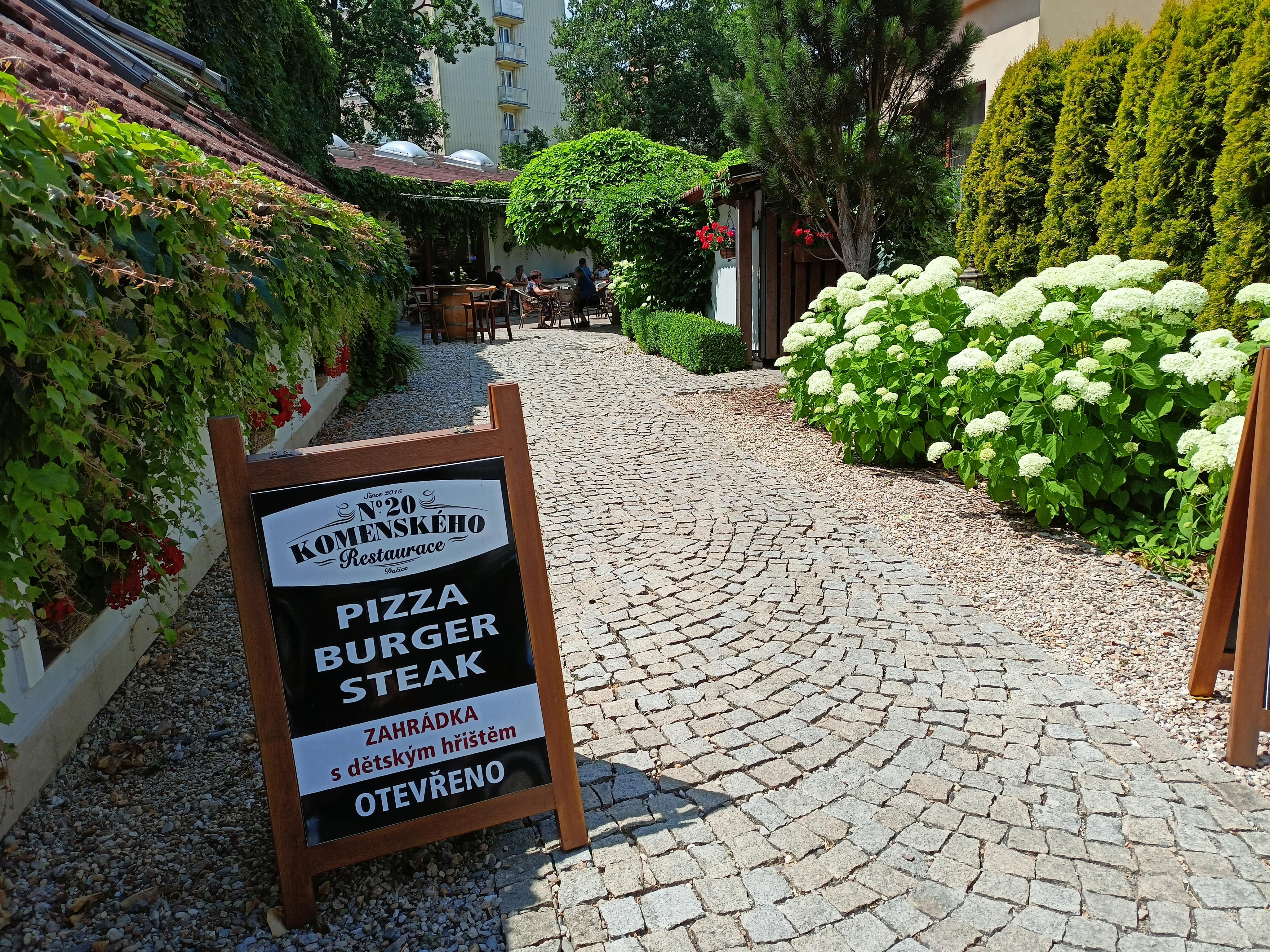 NO.20 Komenského restaurace foto 2