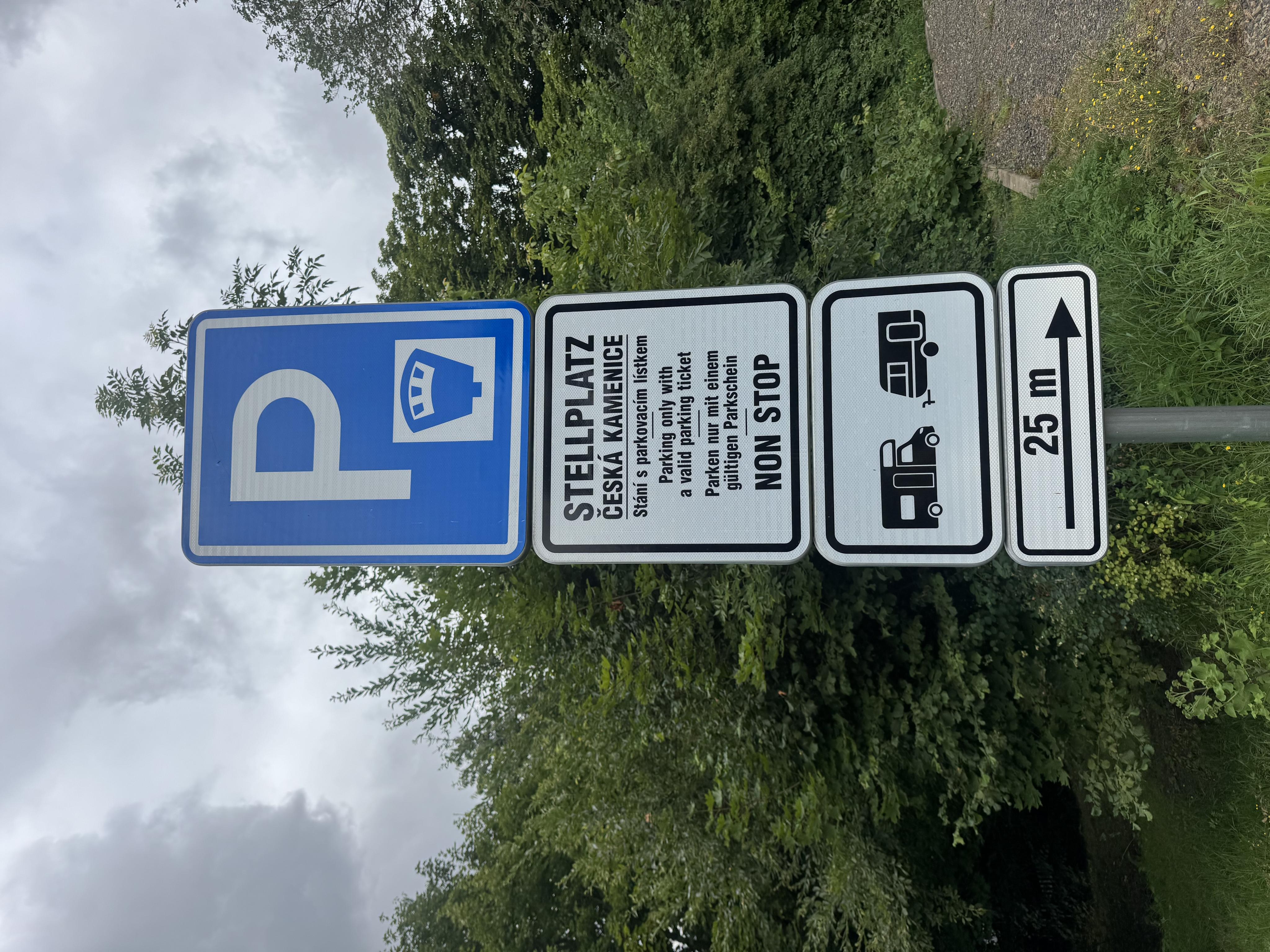 Stání pro karavany Kemp Kamenice foto 1