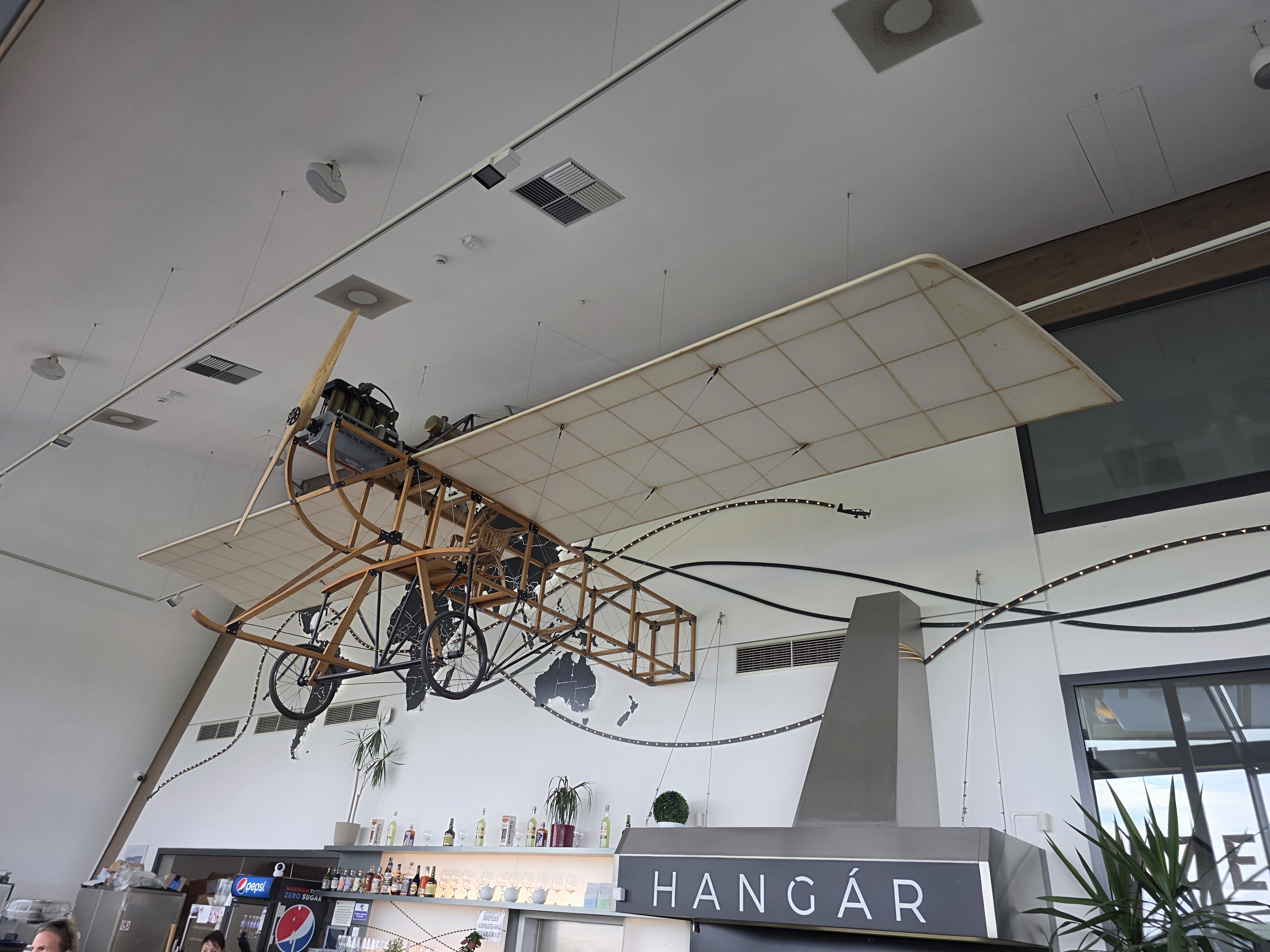 Hangár Café foto 6