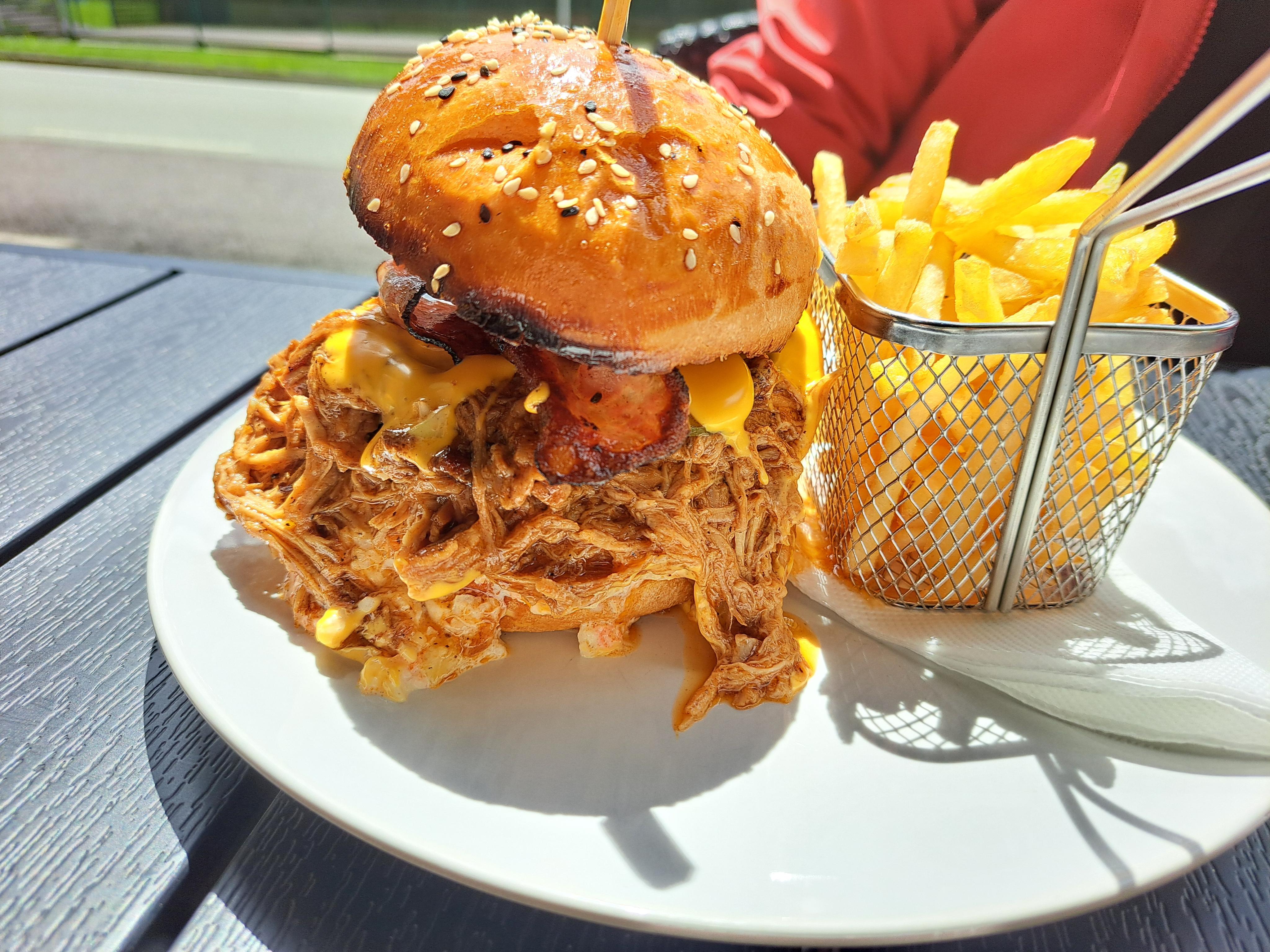 A&J Burger foto 2