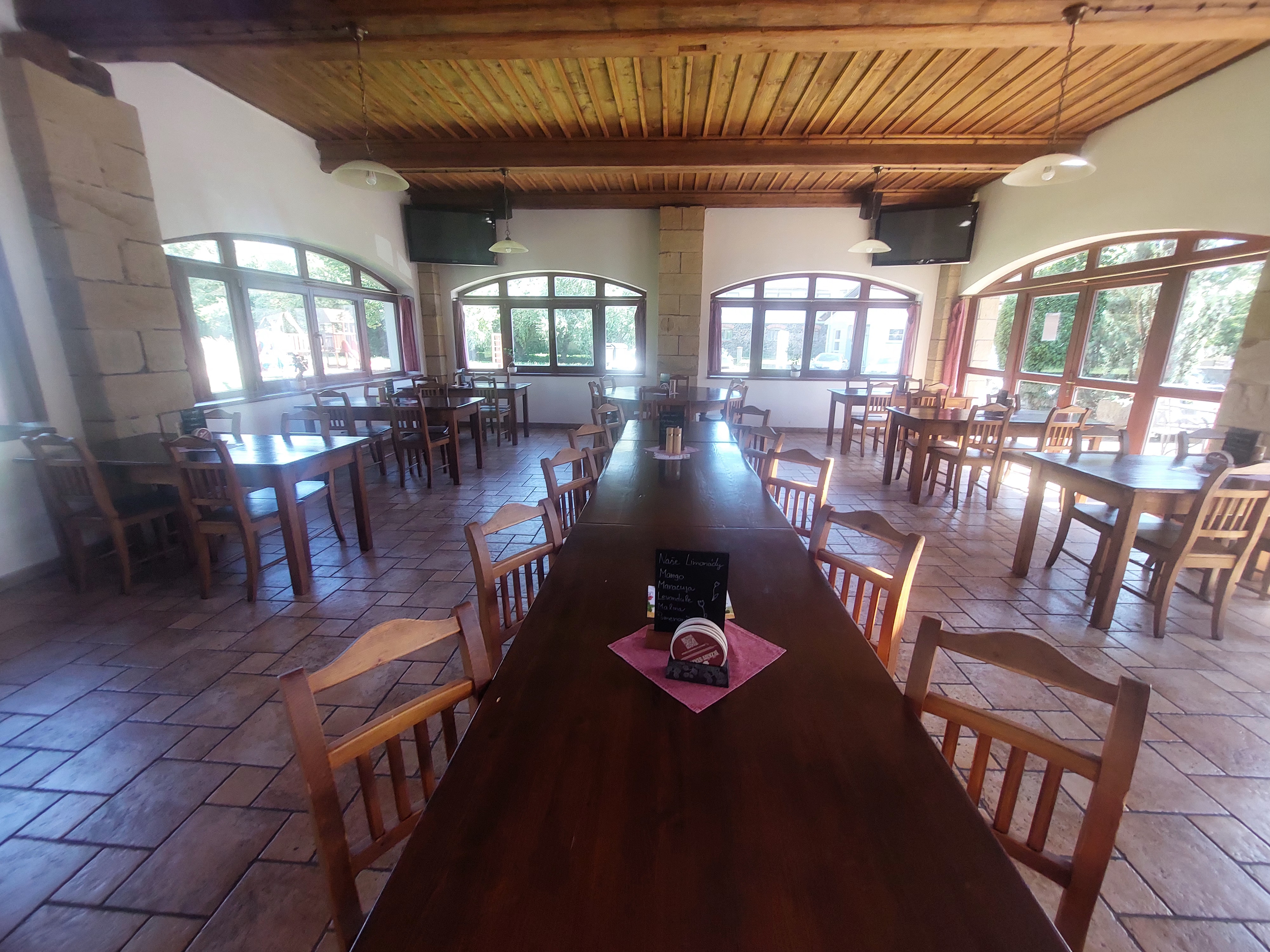 Restaurace Ježkův Statek foto 3