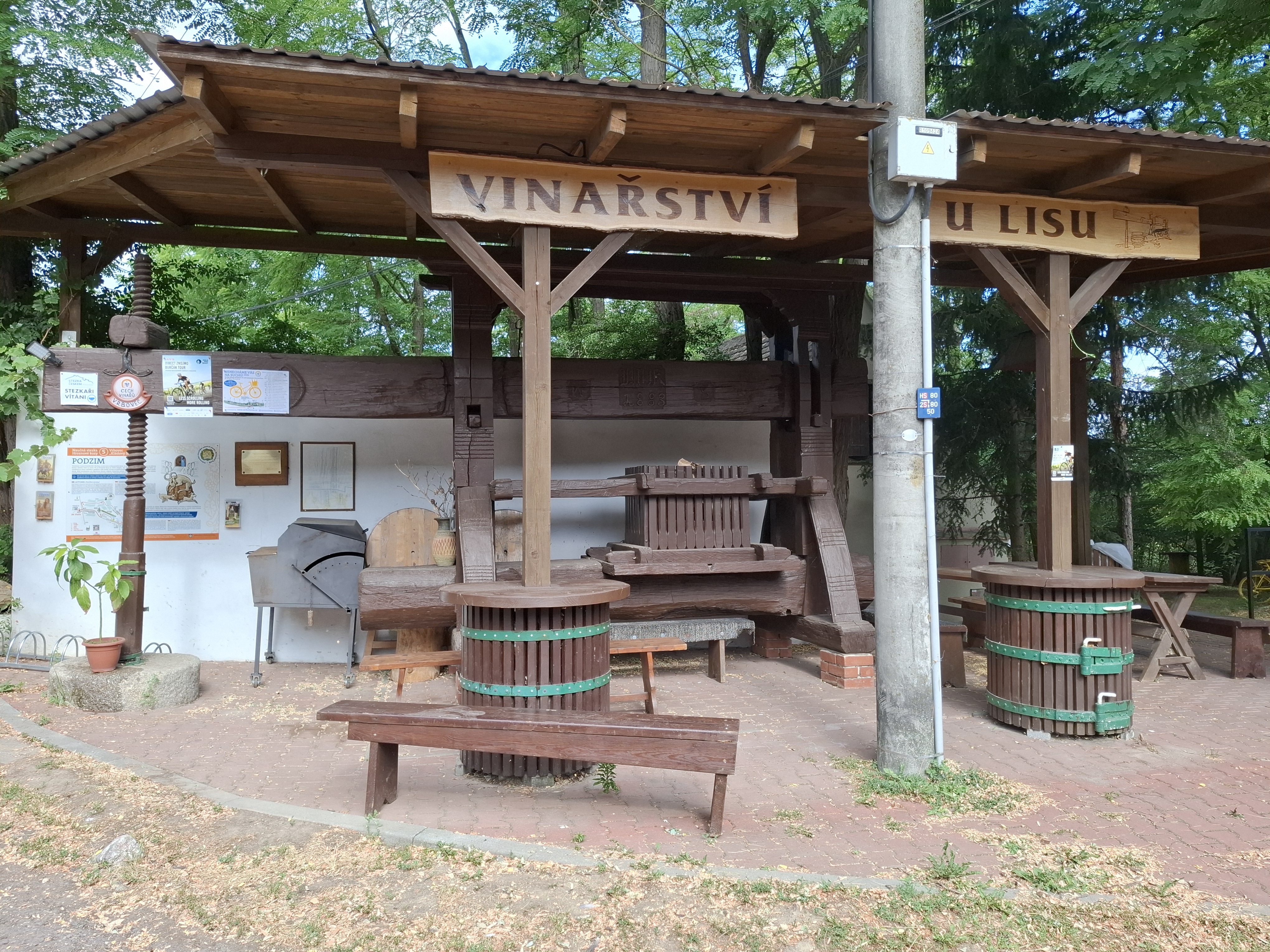 WBS Penzion a Vinařství U Lisu foto 5