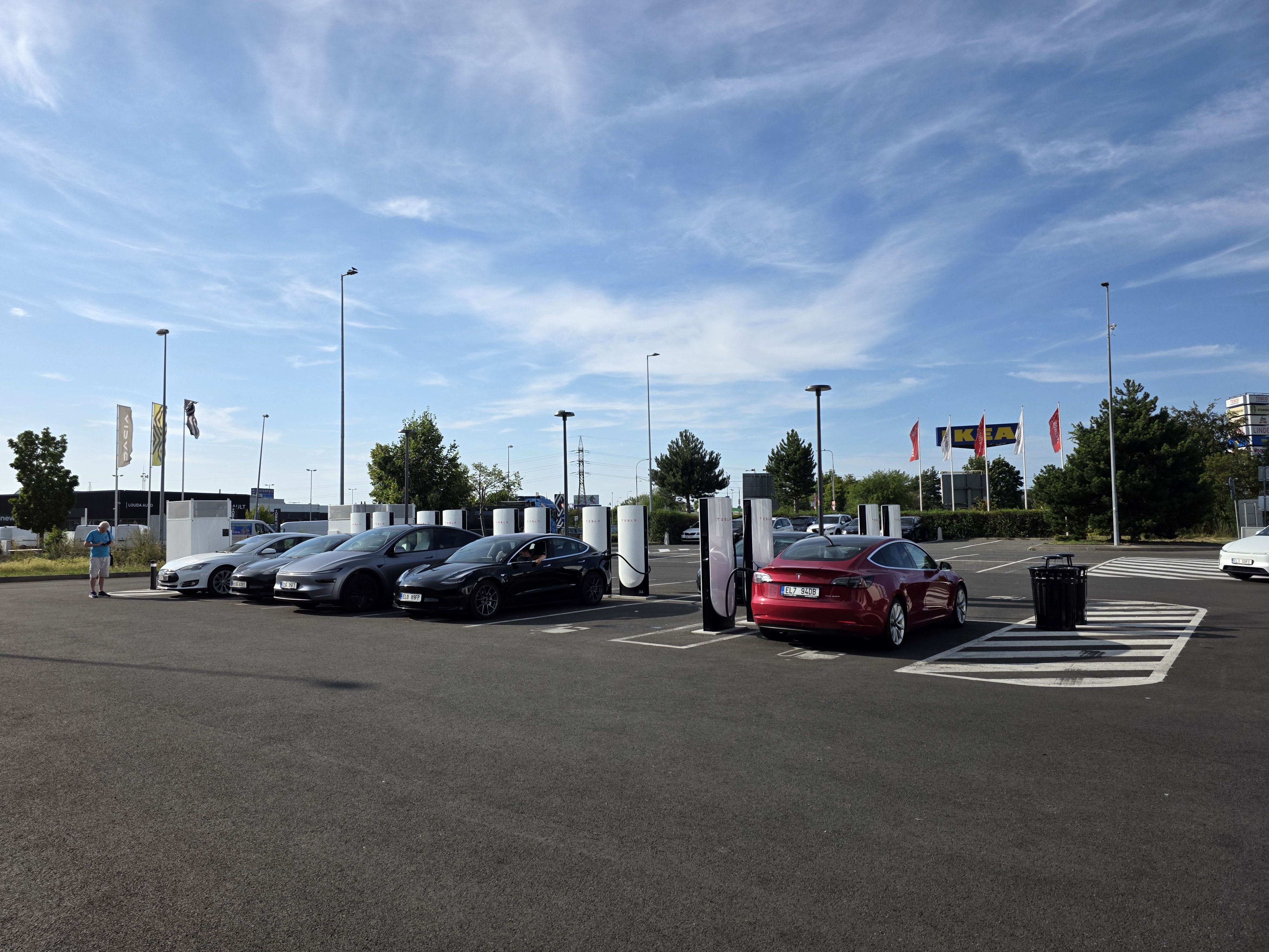 Nabíjecí stanice Tesla supercharger foto 3