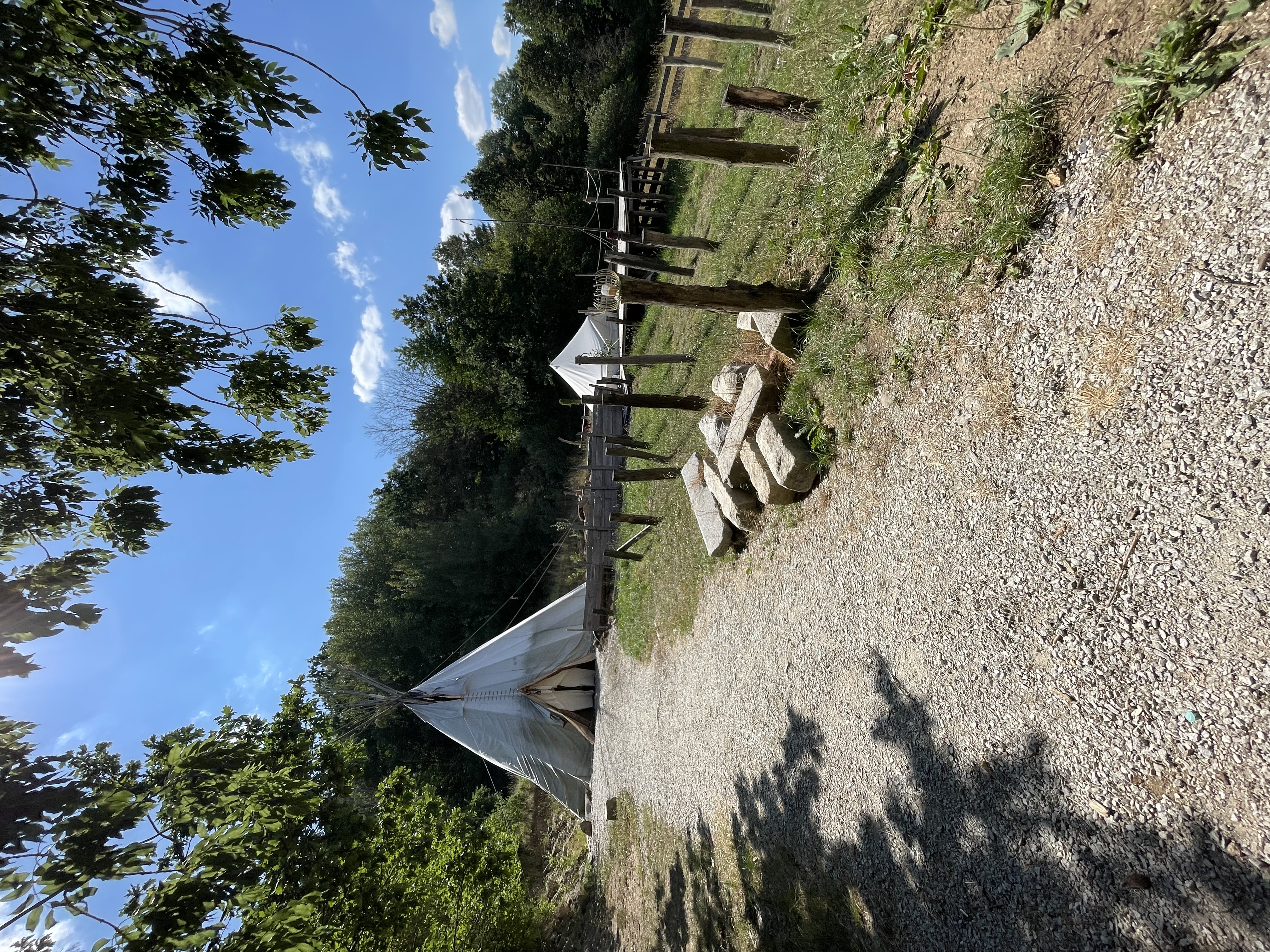 Ve stanu, vstanu - Teepee, glamp foto 2