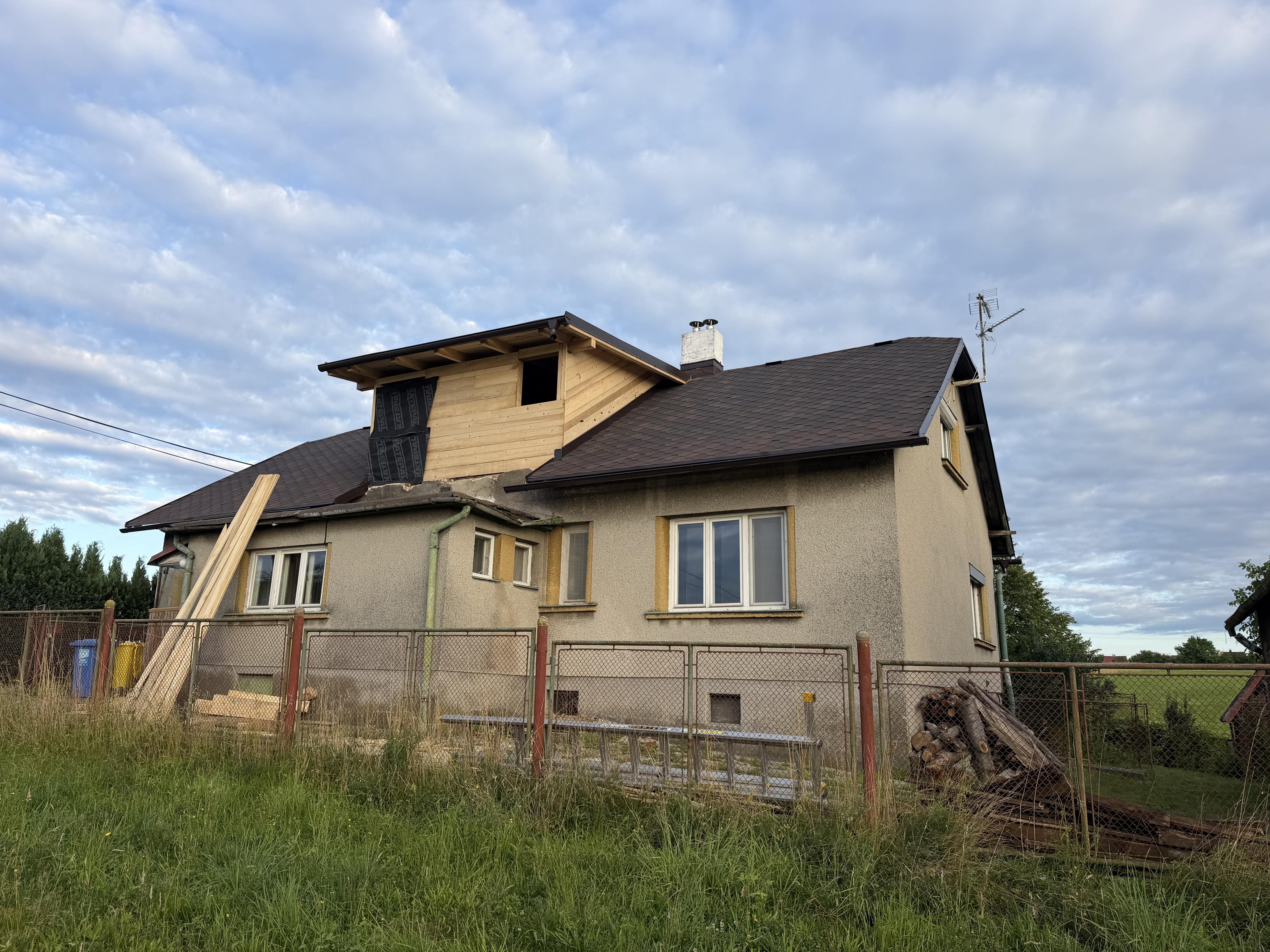 Komenda foto 1