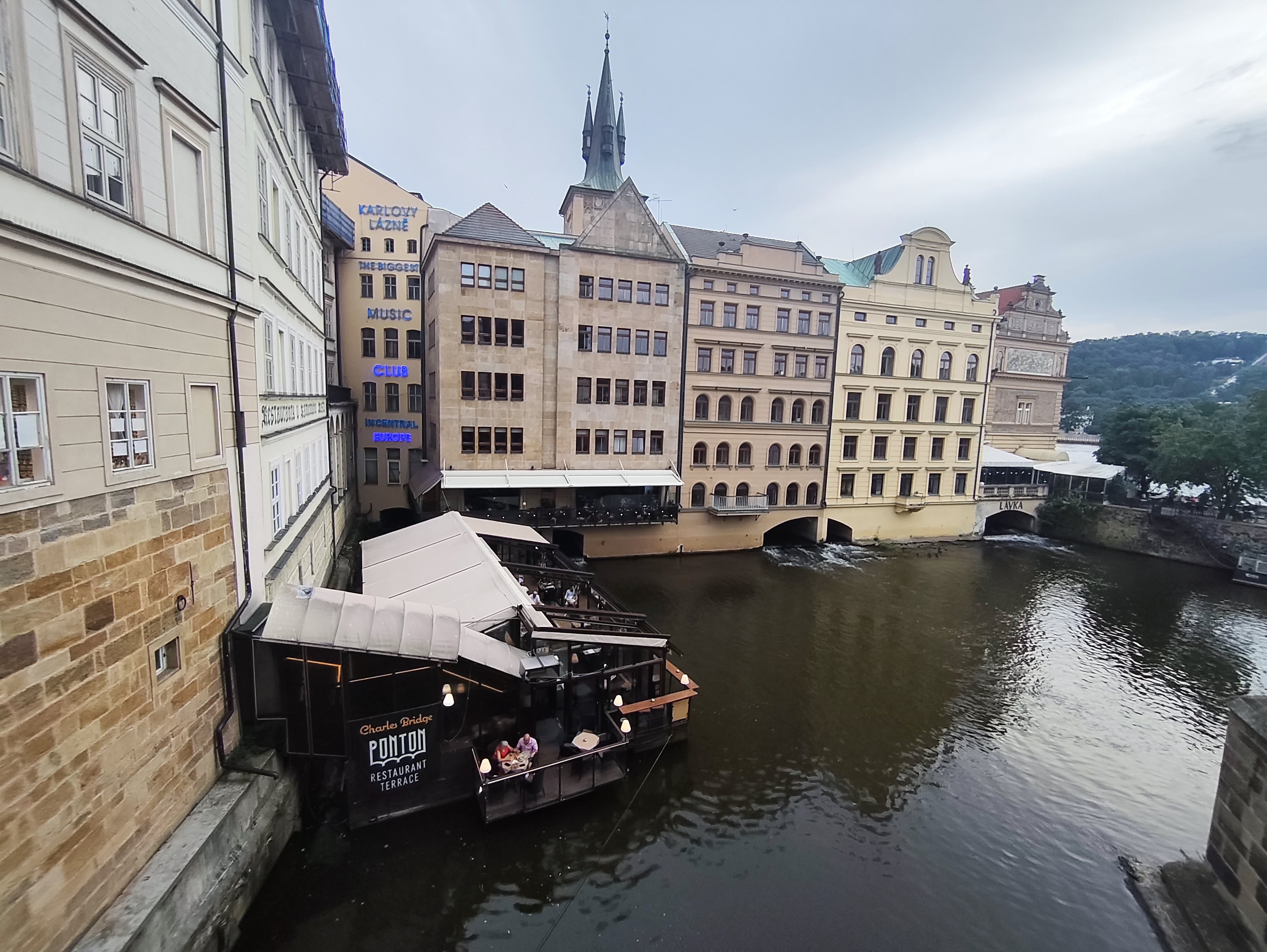 Charles Bridge restaurant foto 4