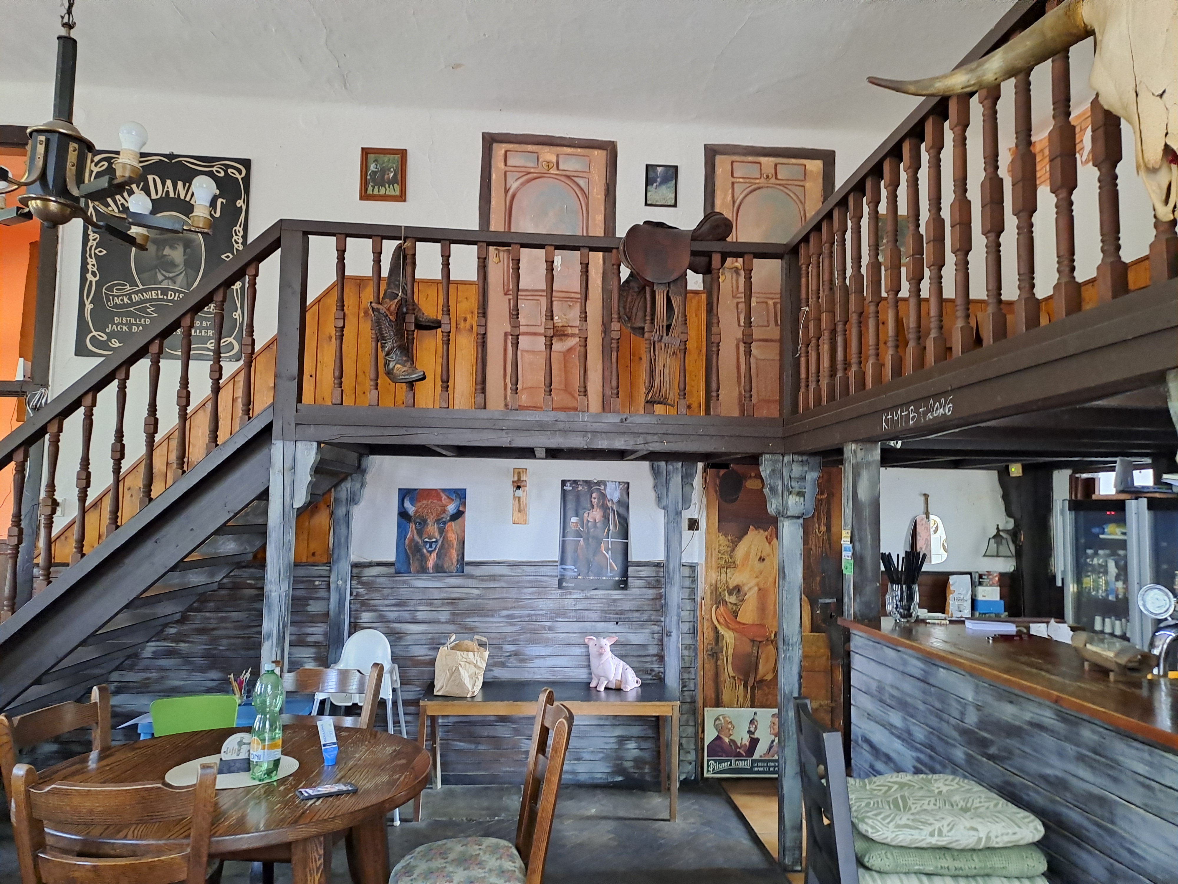 Restaurace Country Saloon foto 3