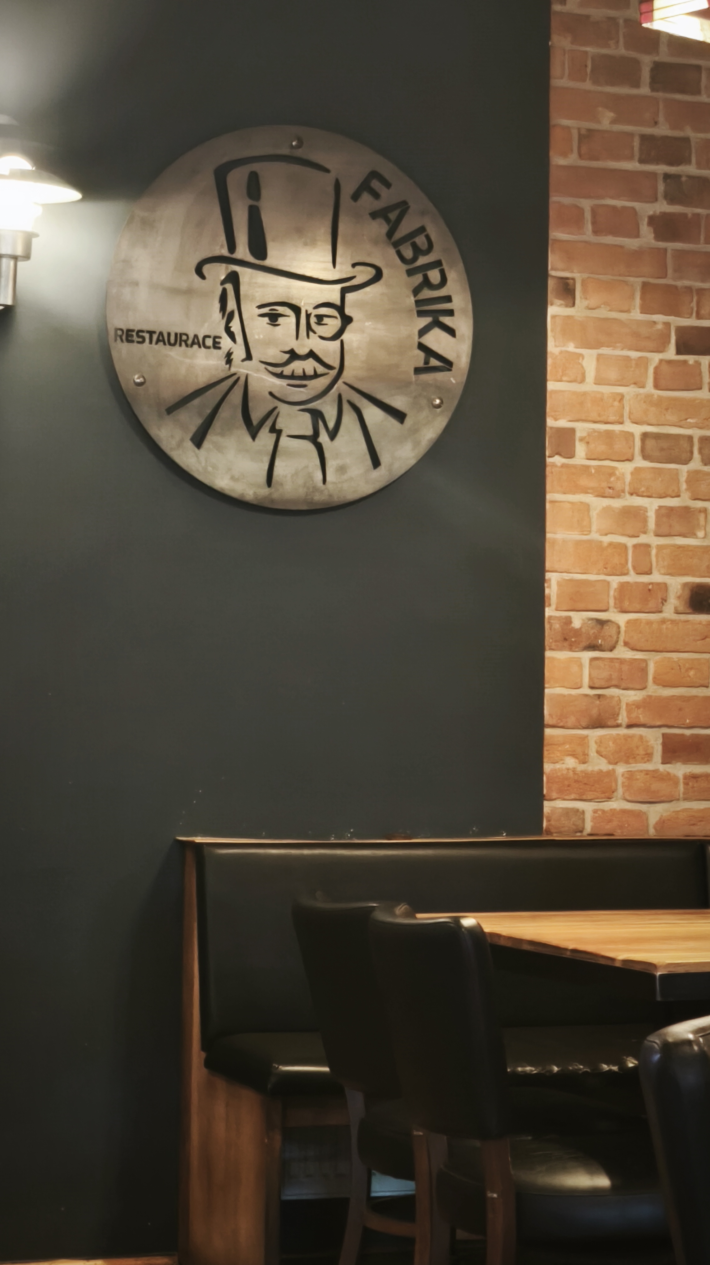 Restaurace Fabrika foto 2