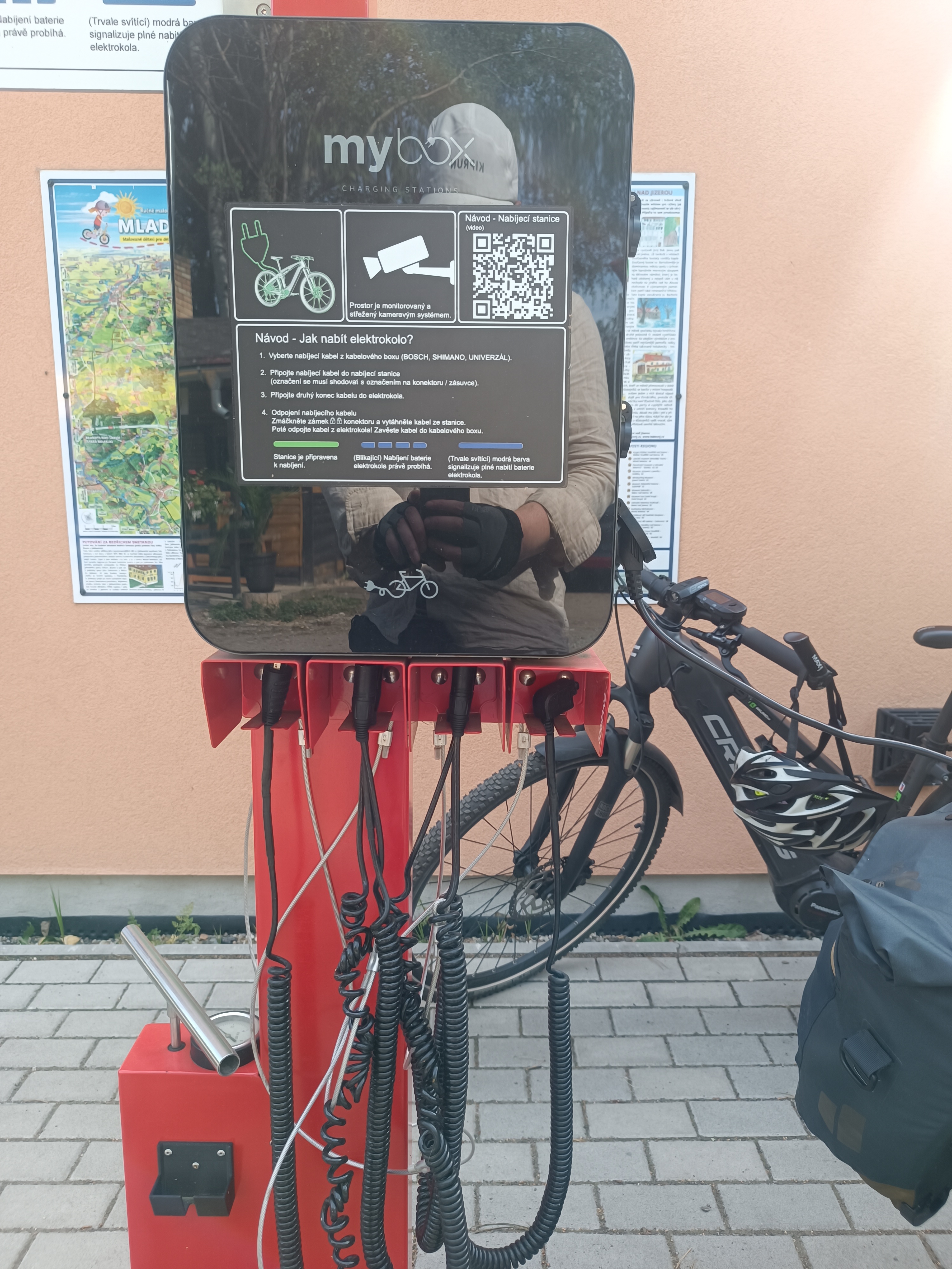Dobíjecí stanice pro elektrokola foto 1