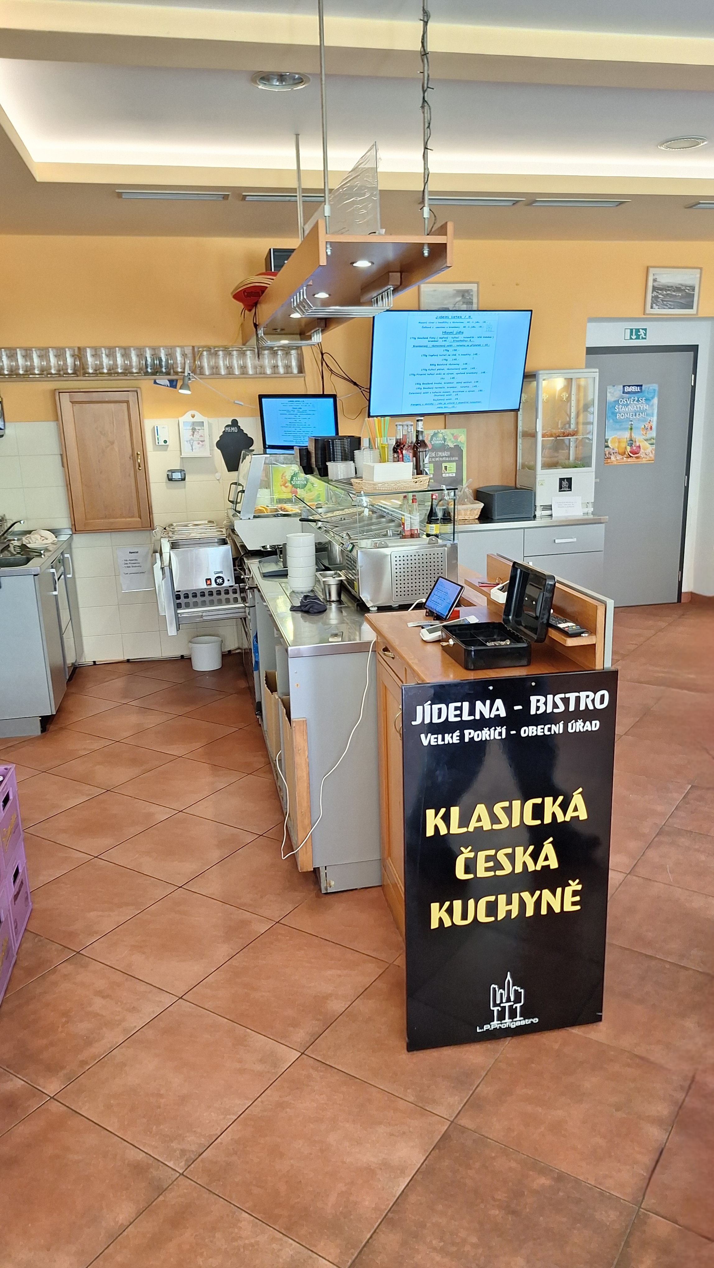 Jídelna a bistro Velké Poříčí foto 3