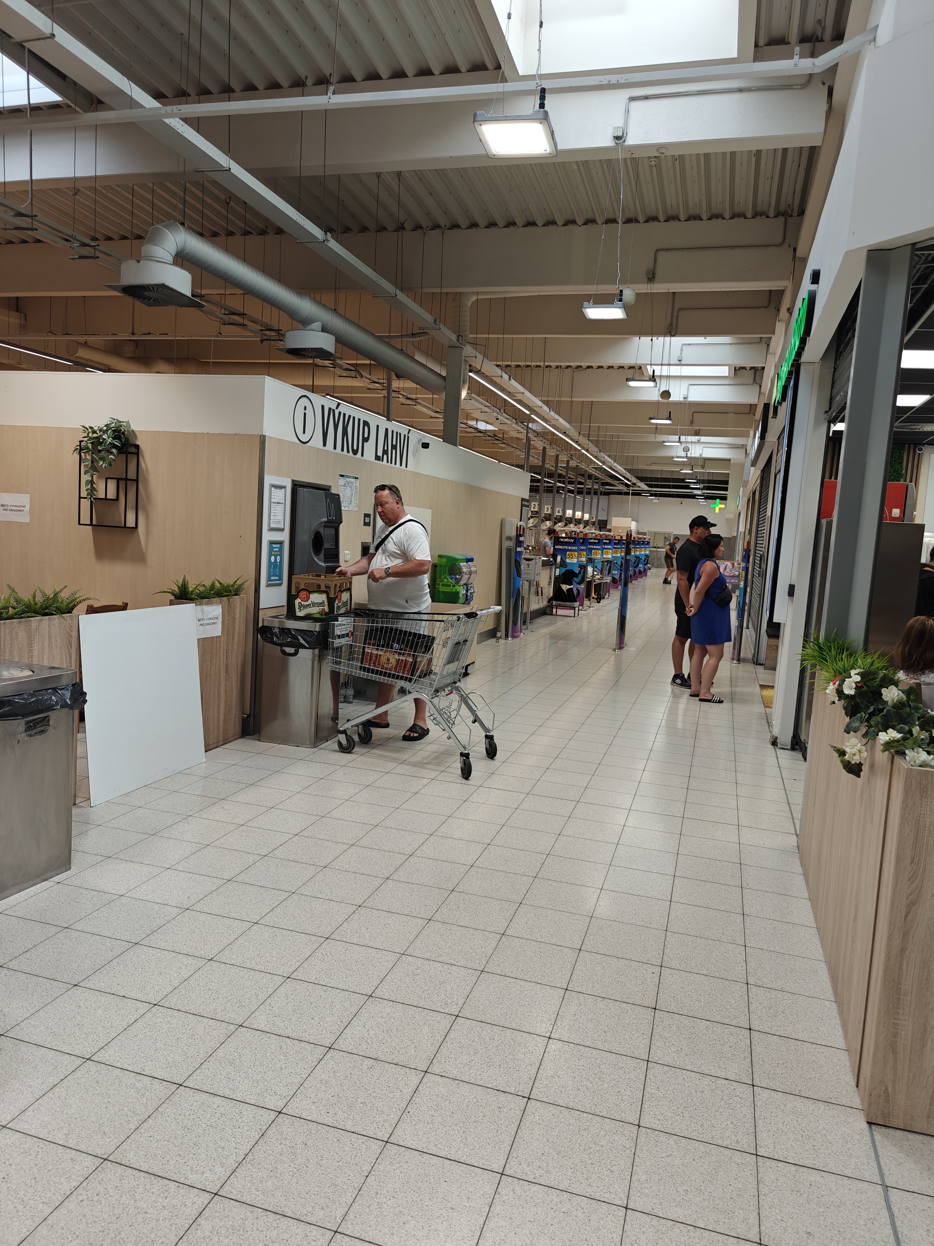 Albert Hypermarket foto 5