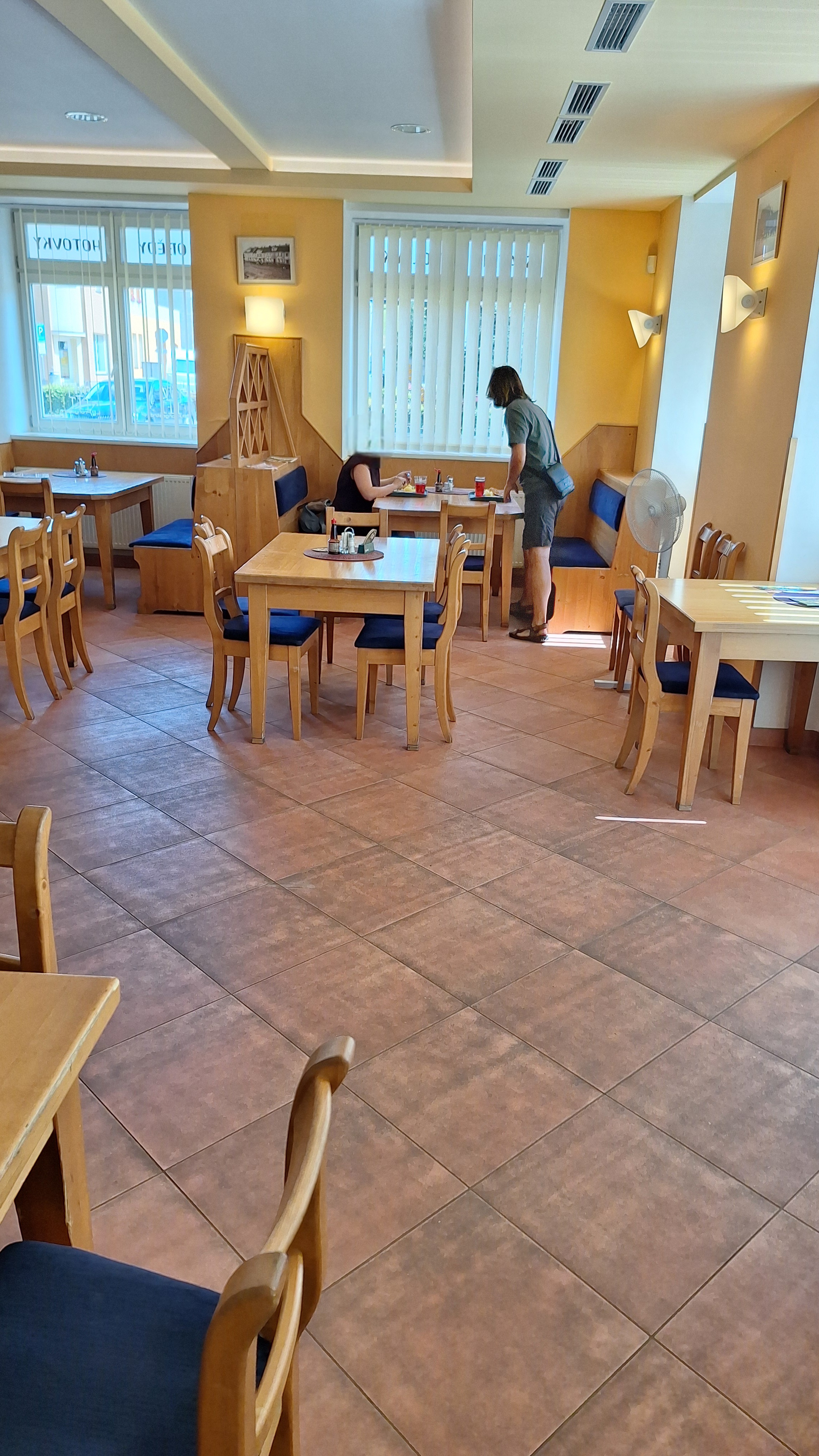 Jídelna a bistro Velké Poříčí foto 1