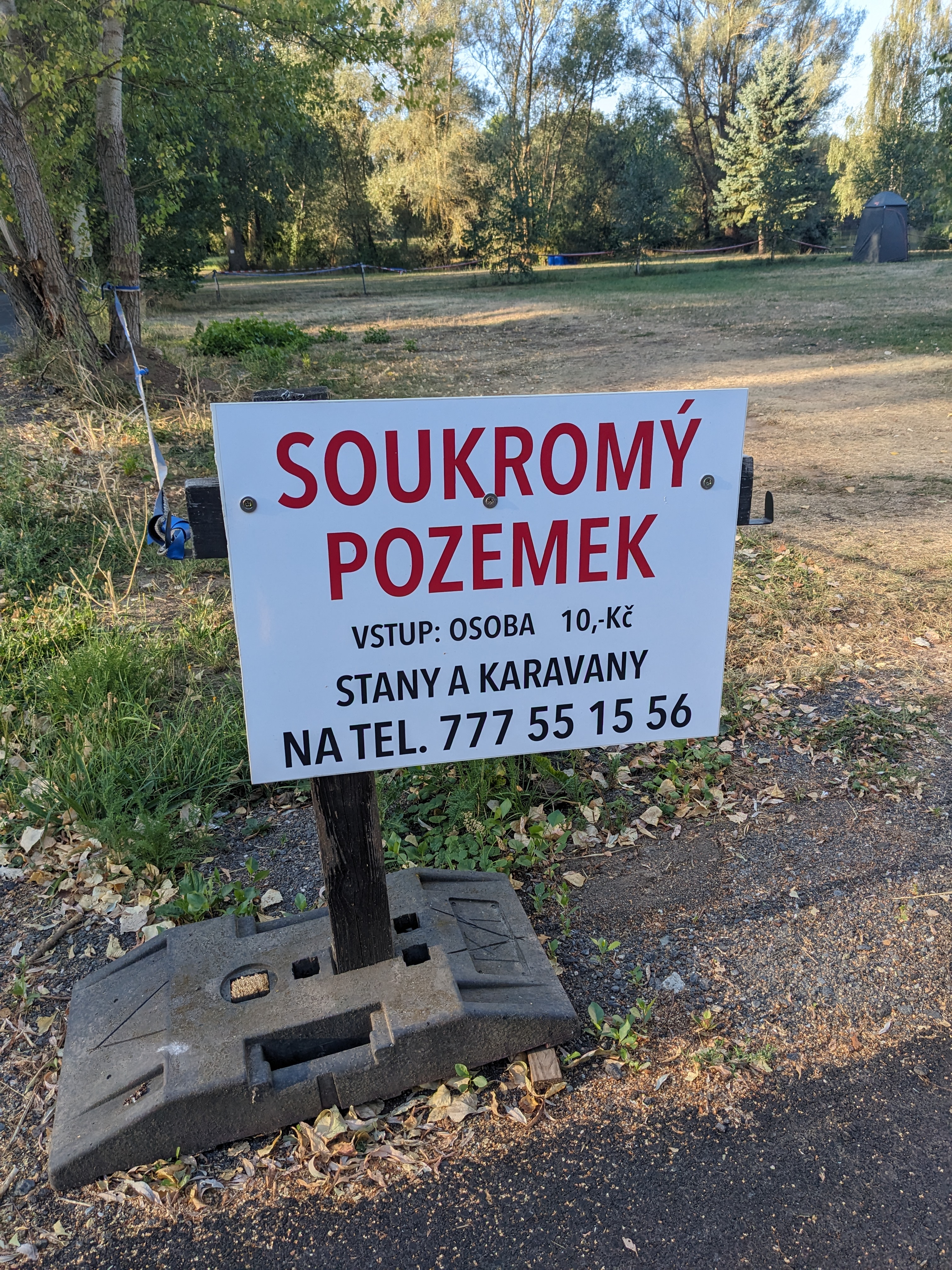 Kemp u Písečáku - stání pro karavany foto 4