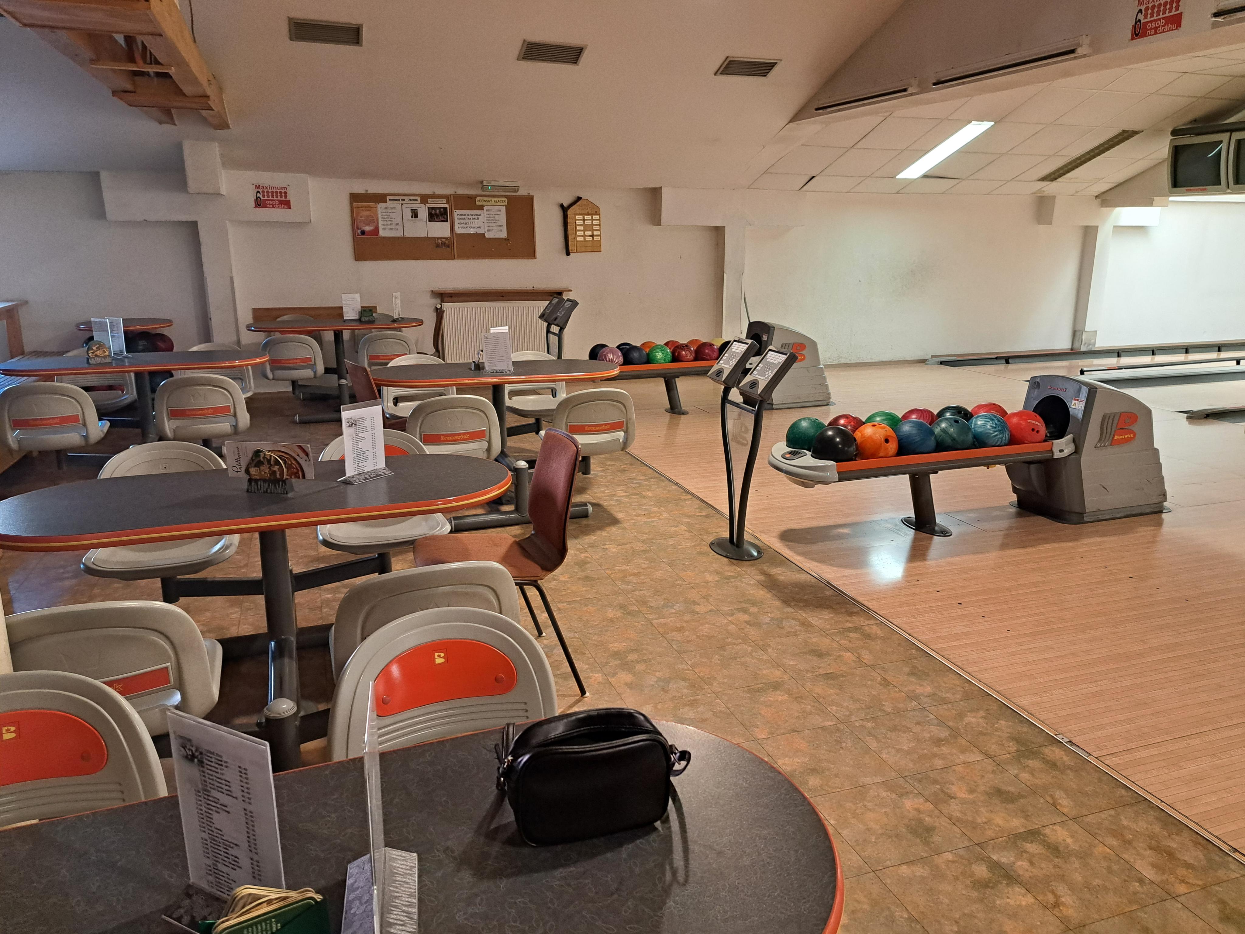 S-centrum Restaurace BOWLING foto 5